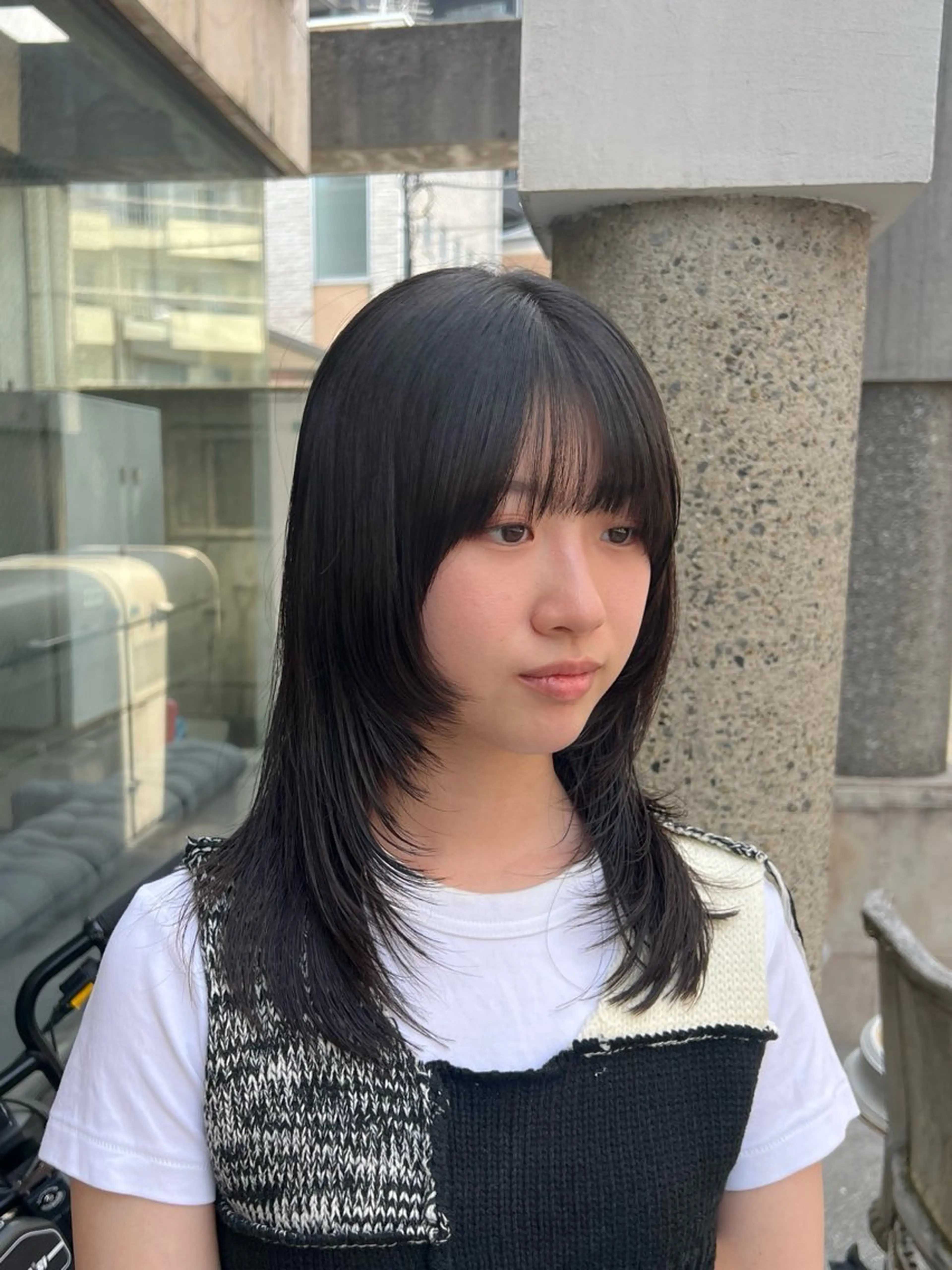セミロング ヘアアレンジ 顔まわりレイヤー 顔周りカット 韓国風ヘア レイヤーカット 縮毛矯正 カット 縮毛矯正 トリートメント グレージュ/艶髪矯正 🪐takushiのヘアスタイル