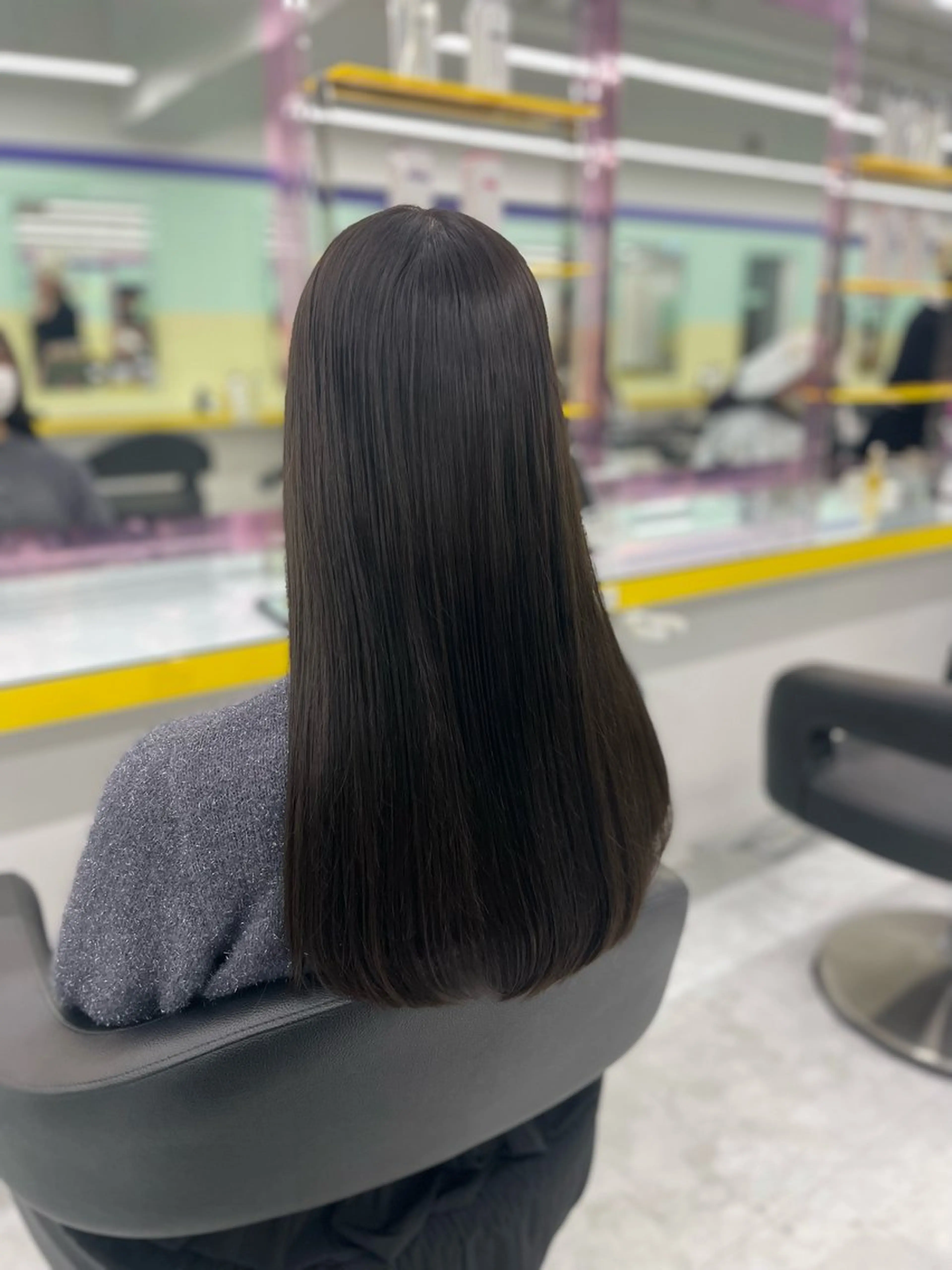 セミロング カラー ヘアアレンジ カット ヘアカラー トリートメント ヘッドスパ ヘアセット 💕透明感暗髪💕 りくのヘアスタイル