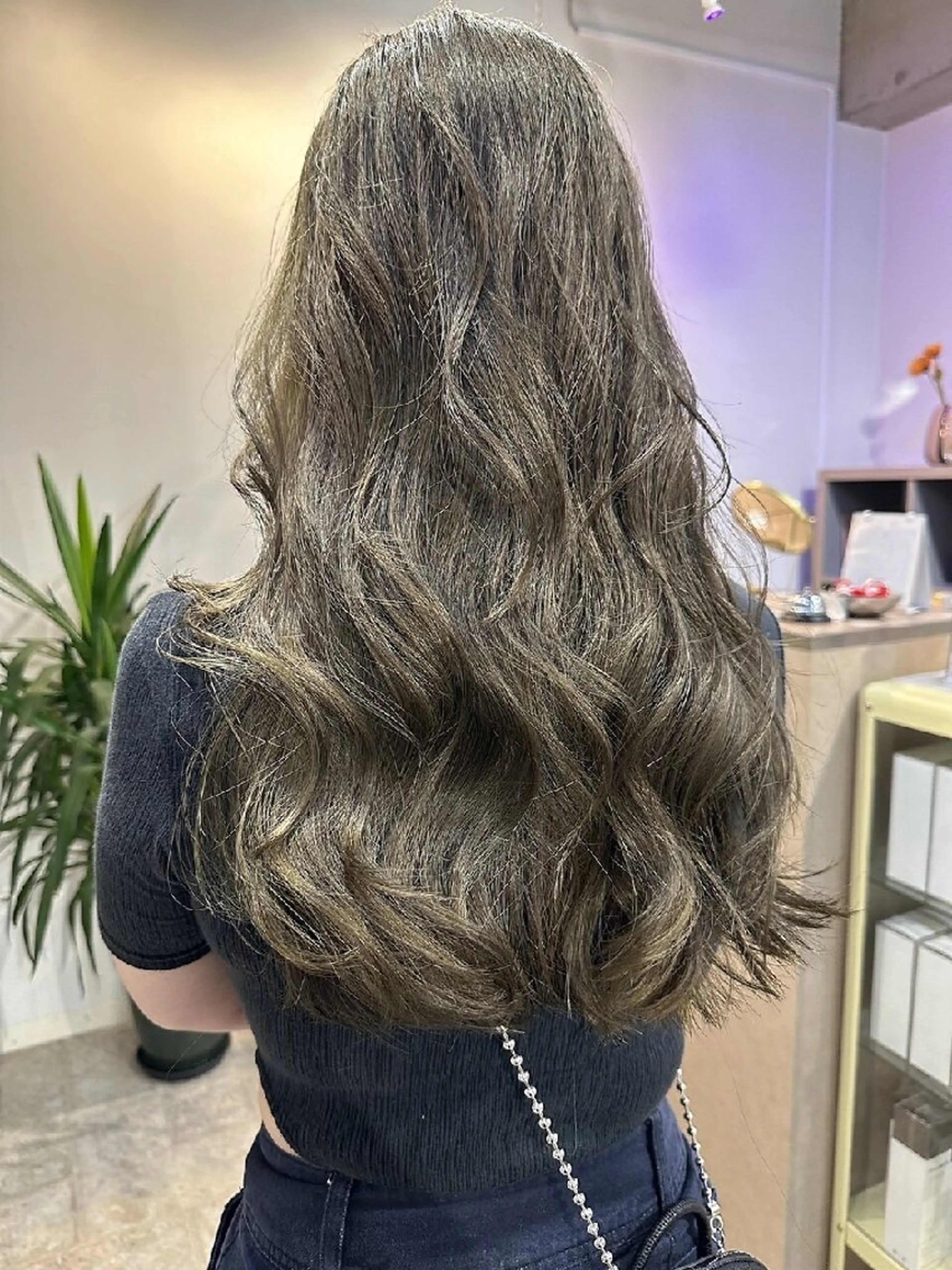 ロング カラー ヘアアレンジ ブリーチ ダブルカラー グレージュ インナーカラー カーキグレージュ カット ヘアカラー mood hair salonのヘアスタイル