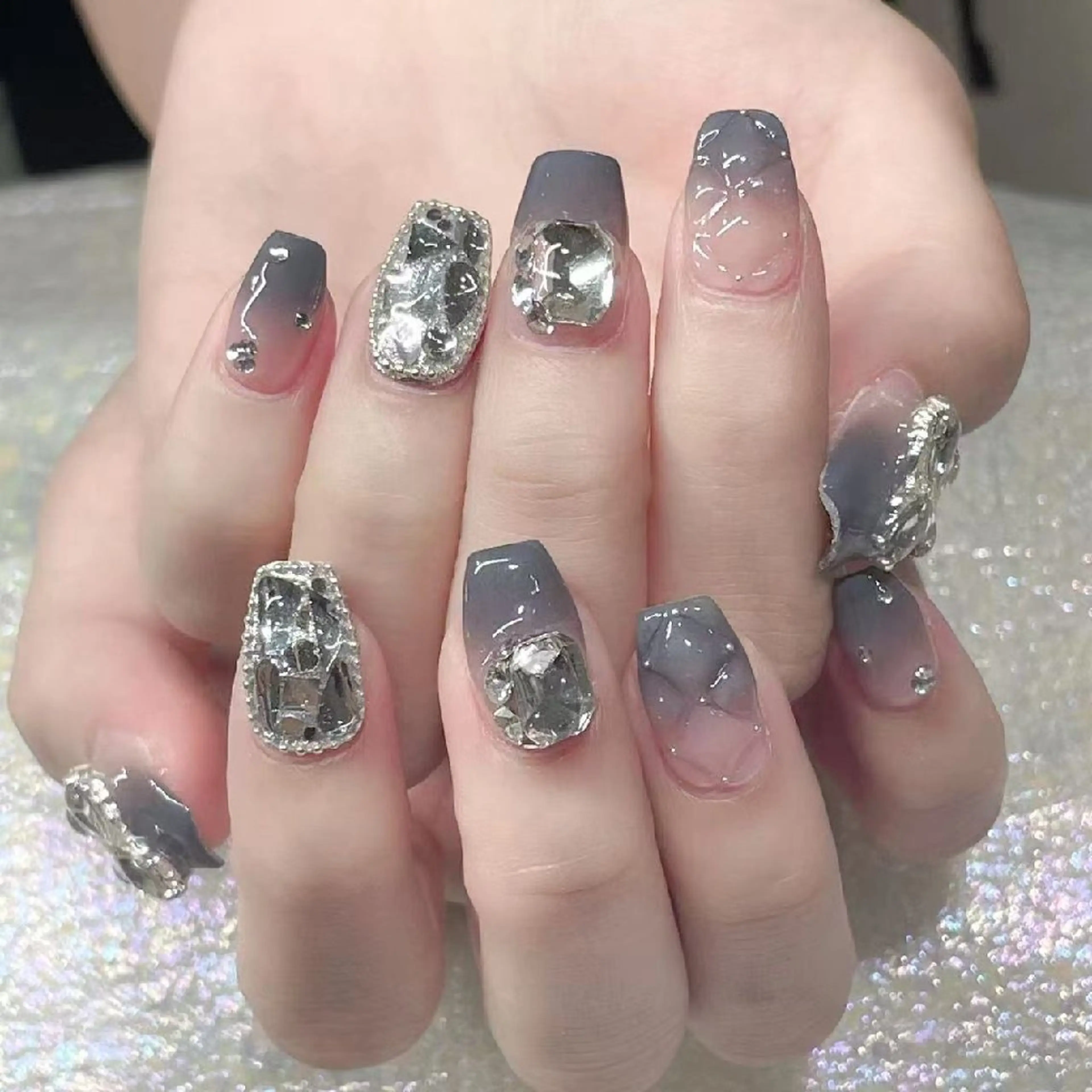 ネイル ハンドネイル Queens みなみのネイルデザイン