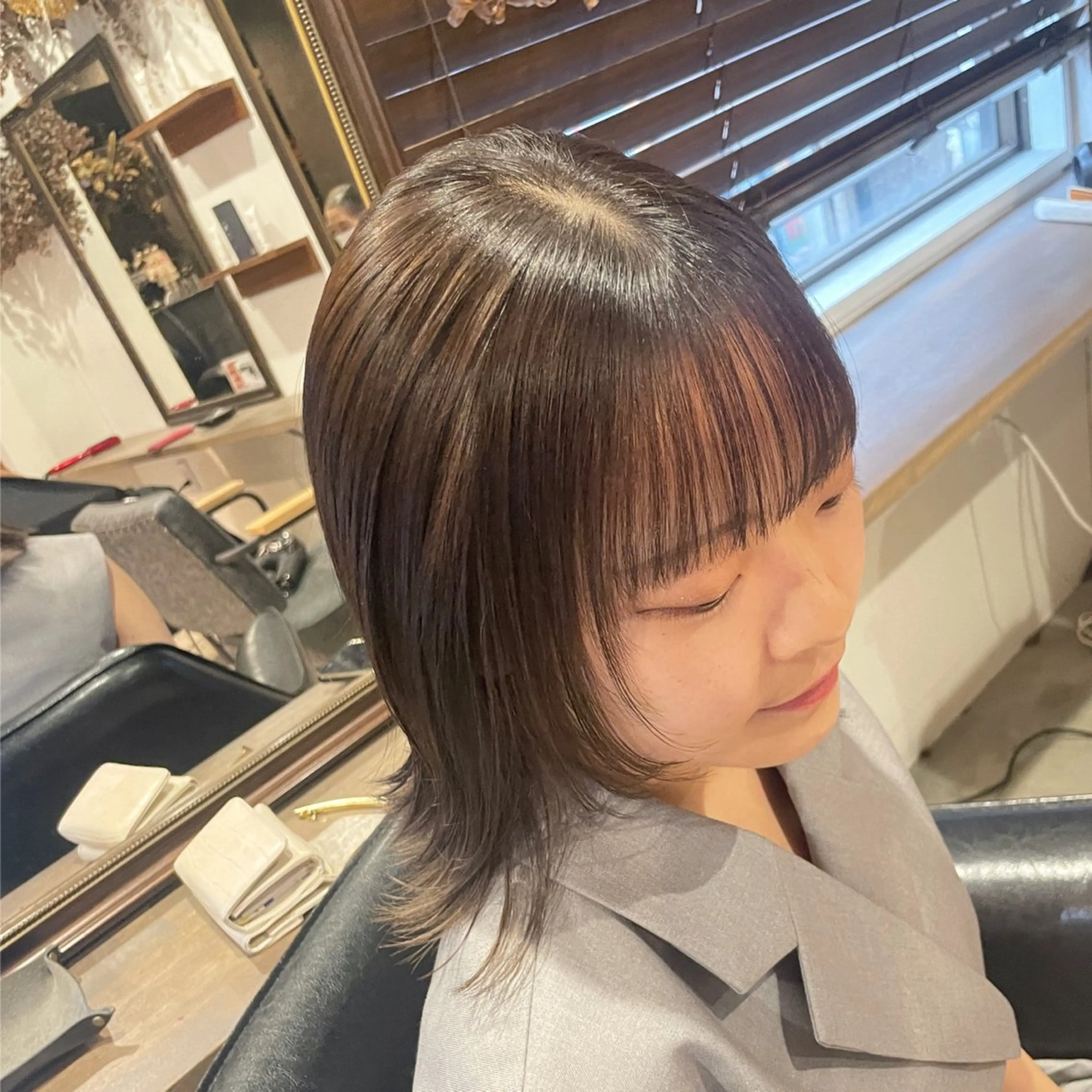 ミディアム カラー 顔周りカット レイヤーカット カット ヘアカラー ギャルの革命児 秀斗のヘアスタイル