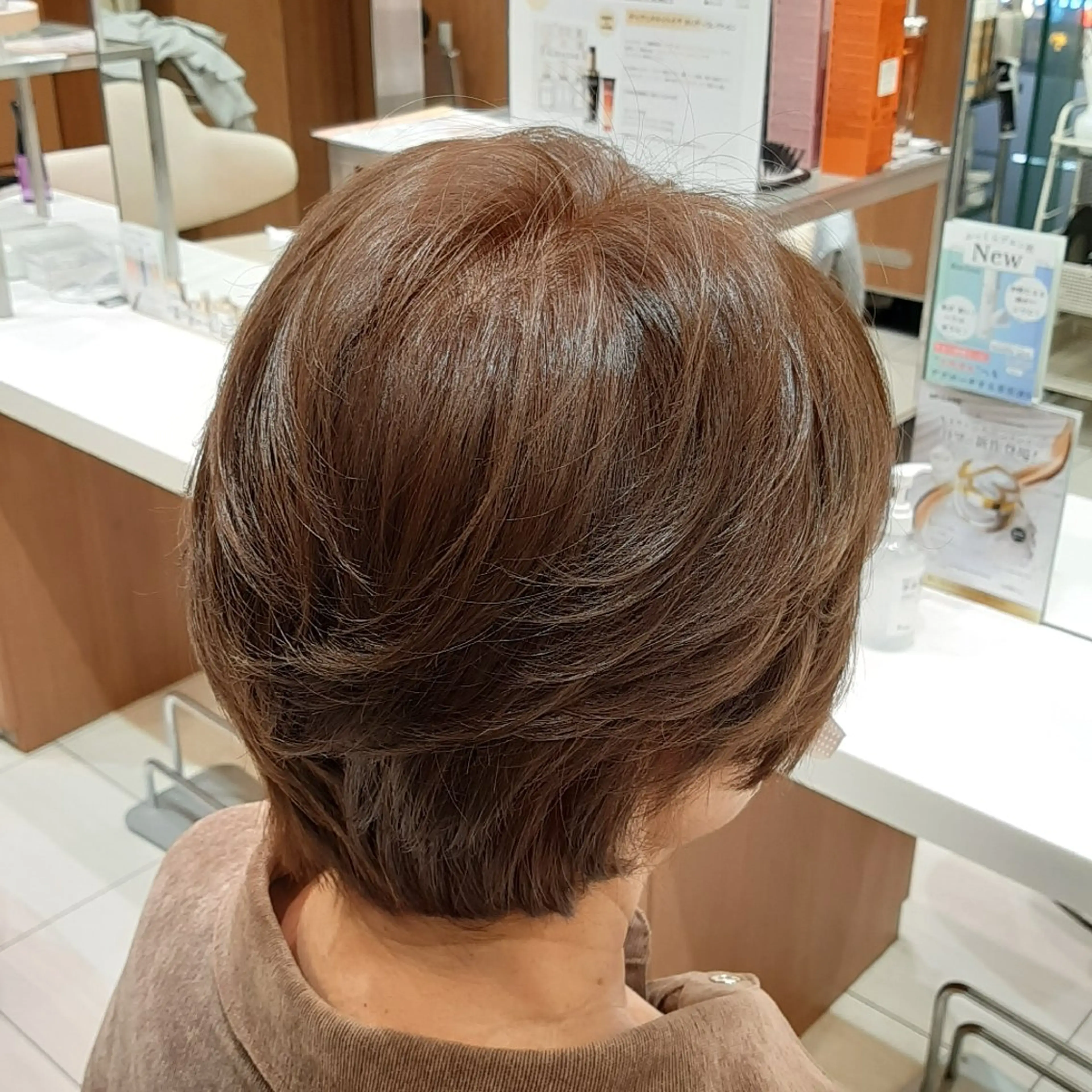 ショート ヘアカラー レナーク・ソワン やすこのヘアスタイル