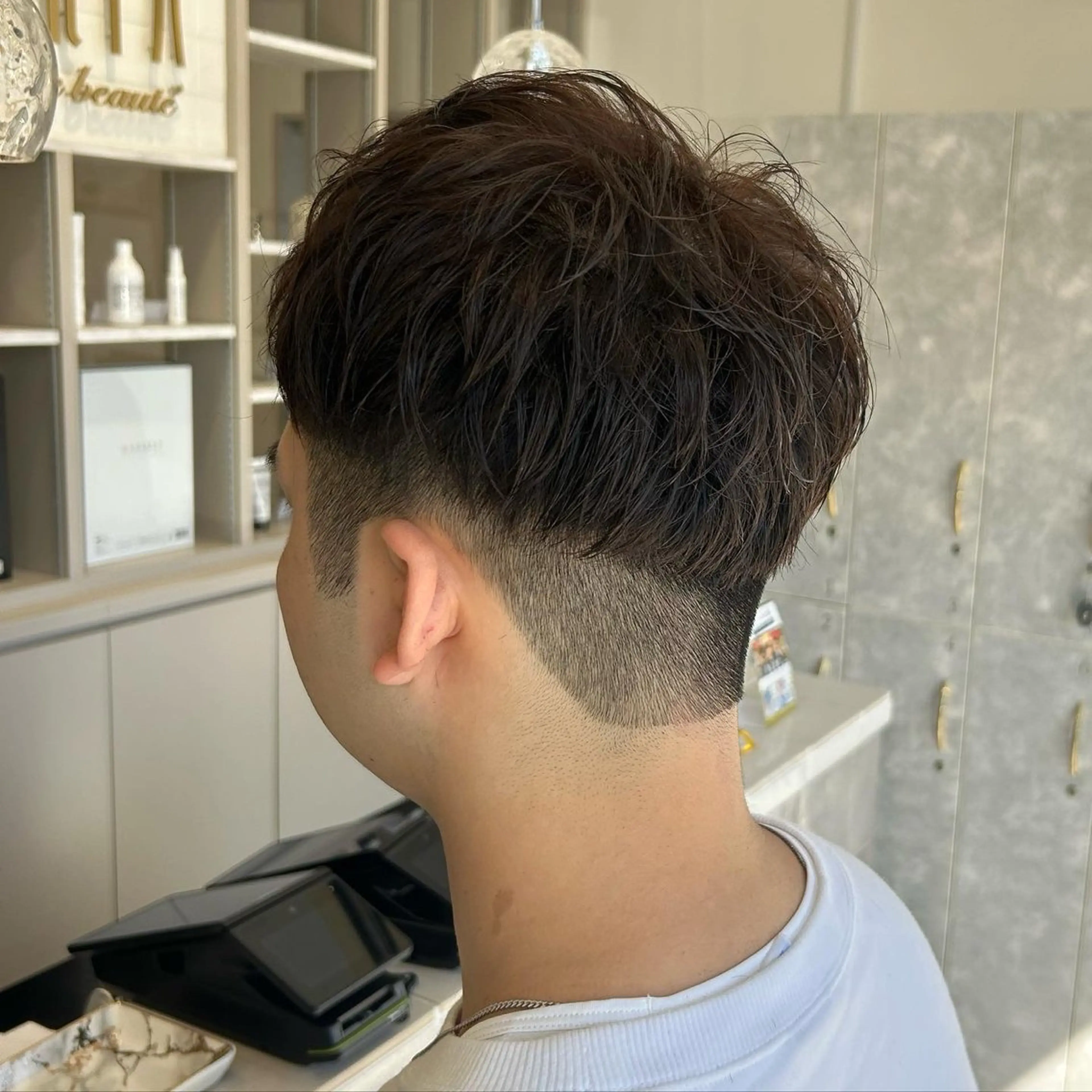 カラー パーマ メンズ 根本 美咲のヘアスタイル