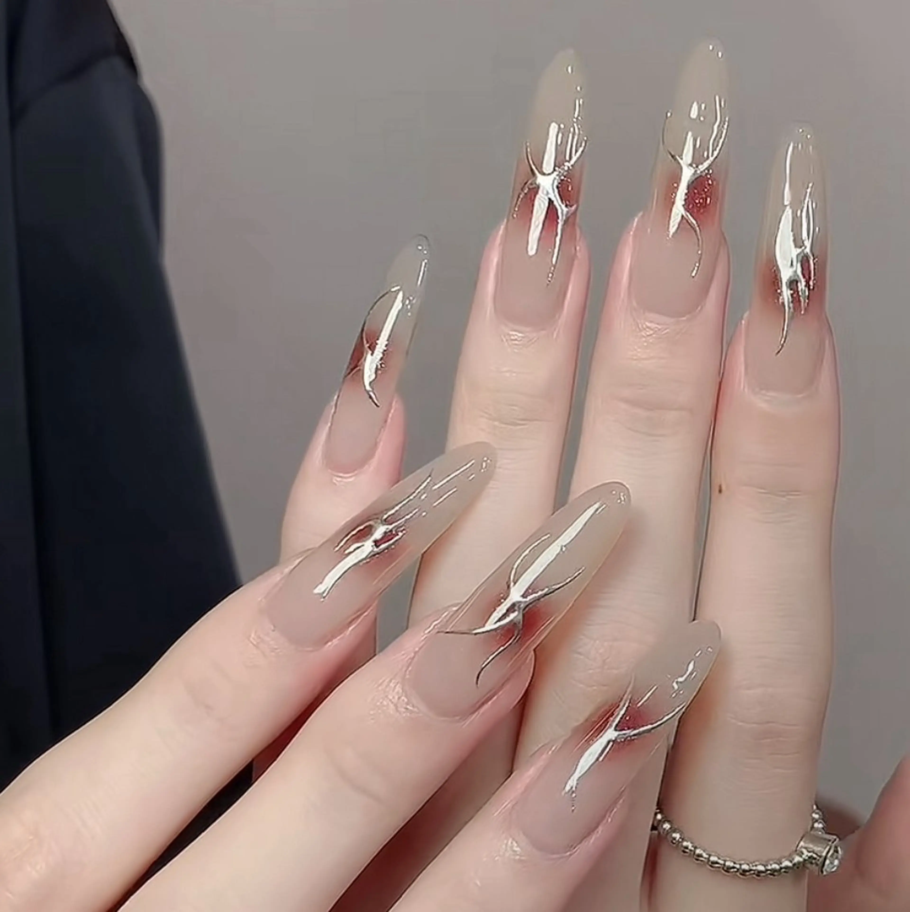 ネイル フレンチネイル ジェルネイル 韓国ネイル マグネットネイル ミラーネイル ハンドネイル iNEKO所属・Lee Leeのネイルデザイン