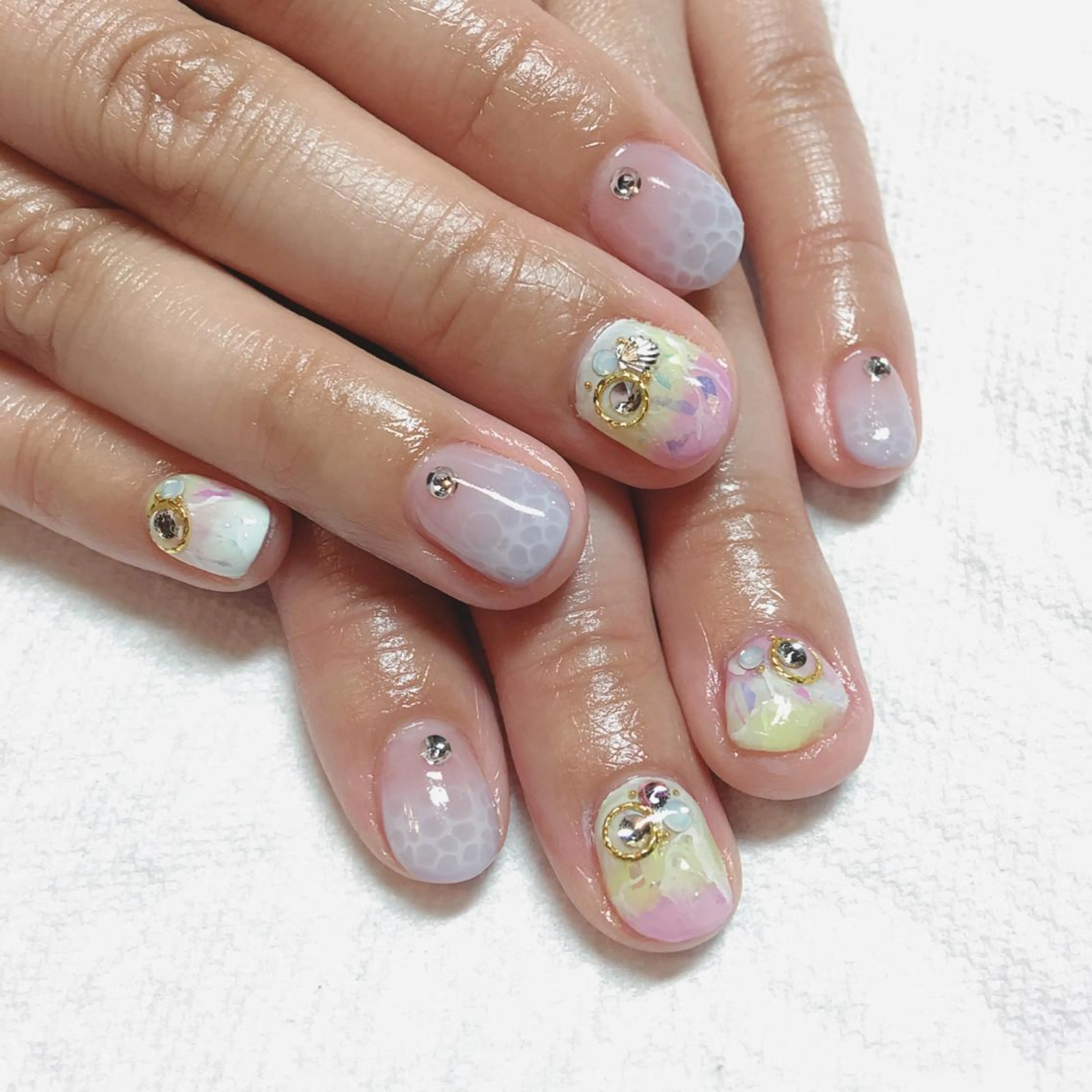 ネイル ジェルネイル ストーンネイル THECOLORS所属・近貞 莉奈のネイルデザイン