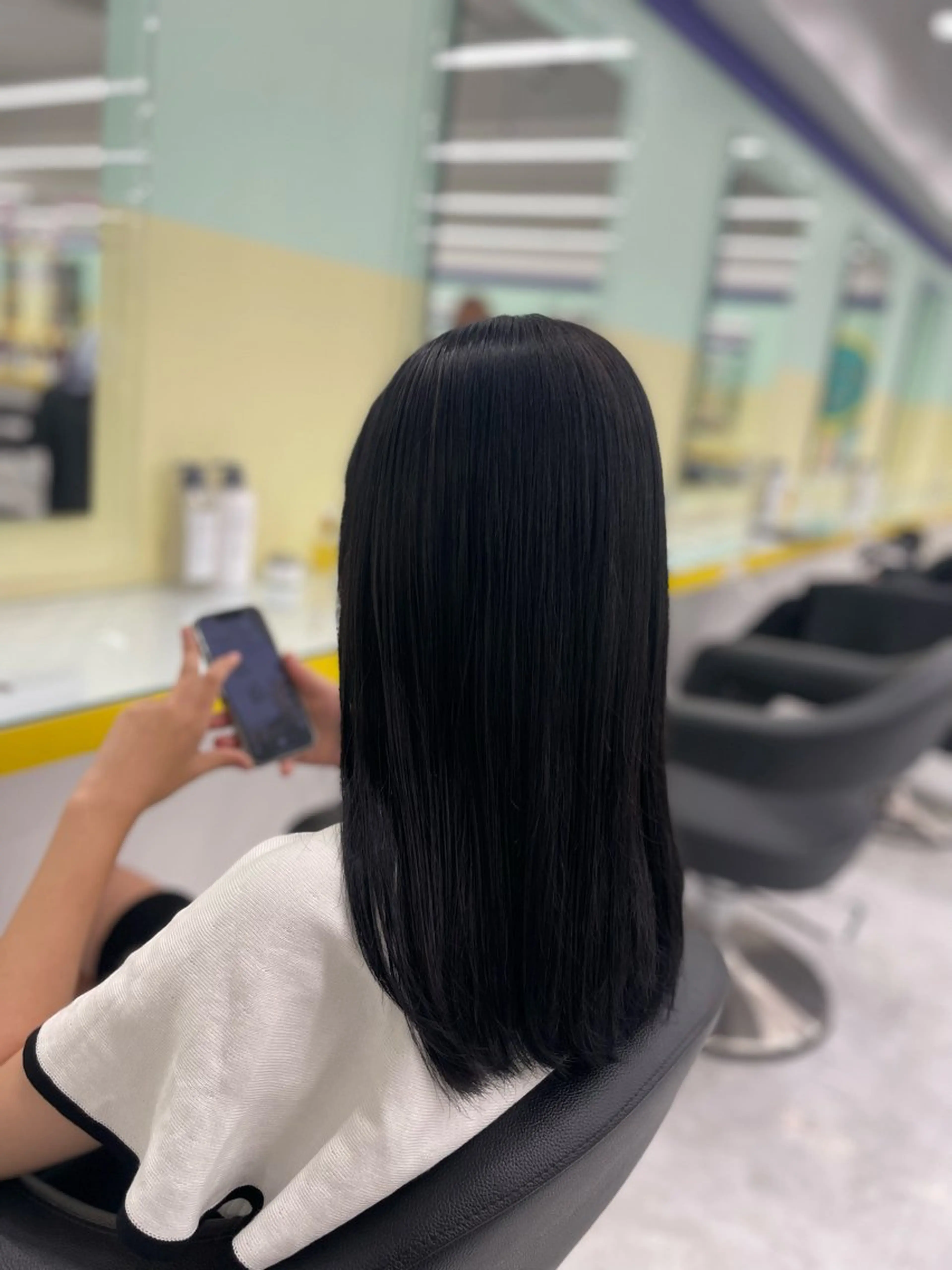 セミロング カラー ヘアアレンジ ヘアカラー トリートメント ☁️縮毛矯正✖️ 透明感☁️りくのヘアスタイル