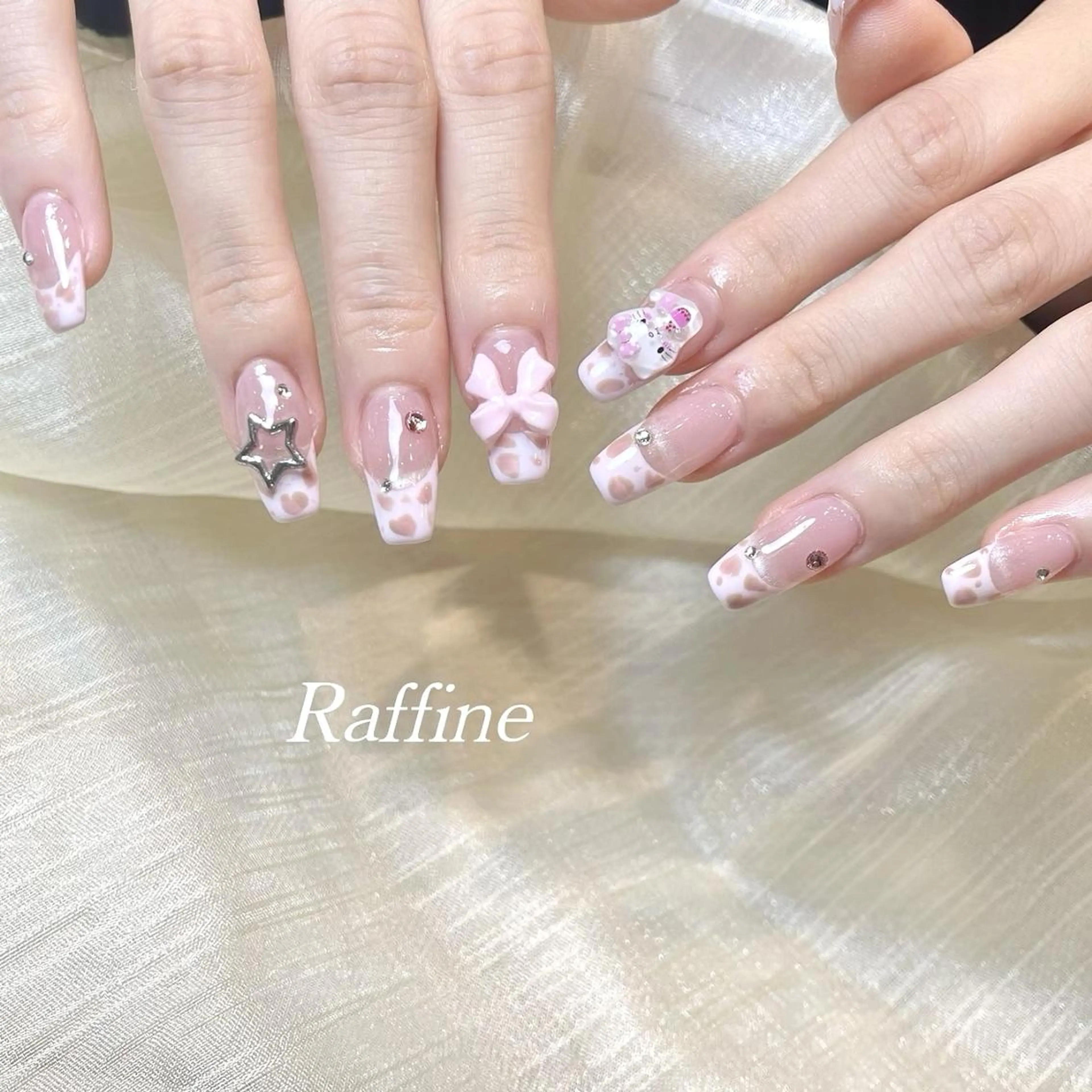 ネイル Raffine erika🕊️のネイルデザイン
