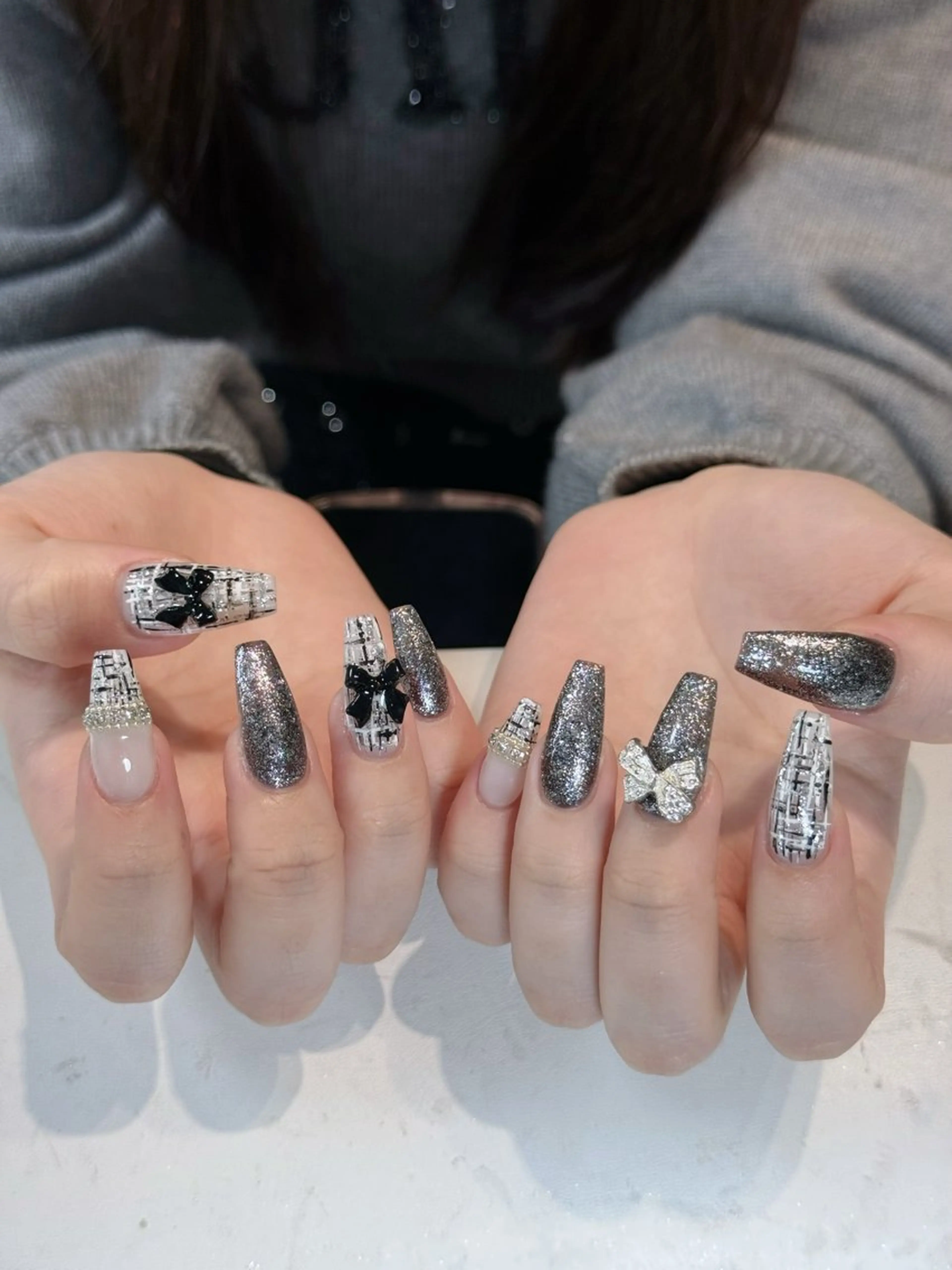 ネイル ボルドー ブラウン チークネイル ドット フットネイル ハンドネイル Julli NailStudioのネイルデザイン