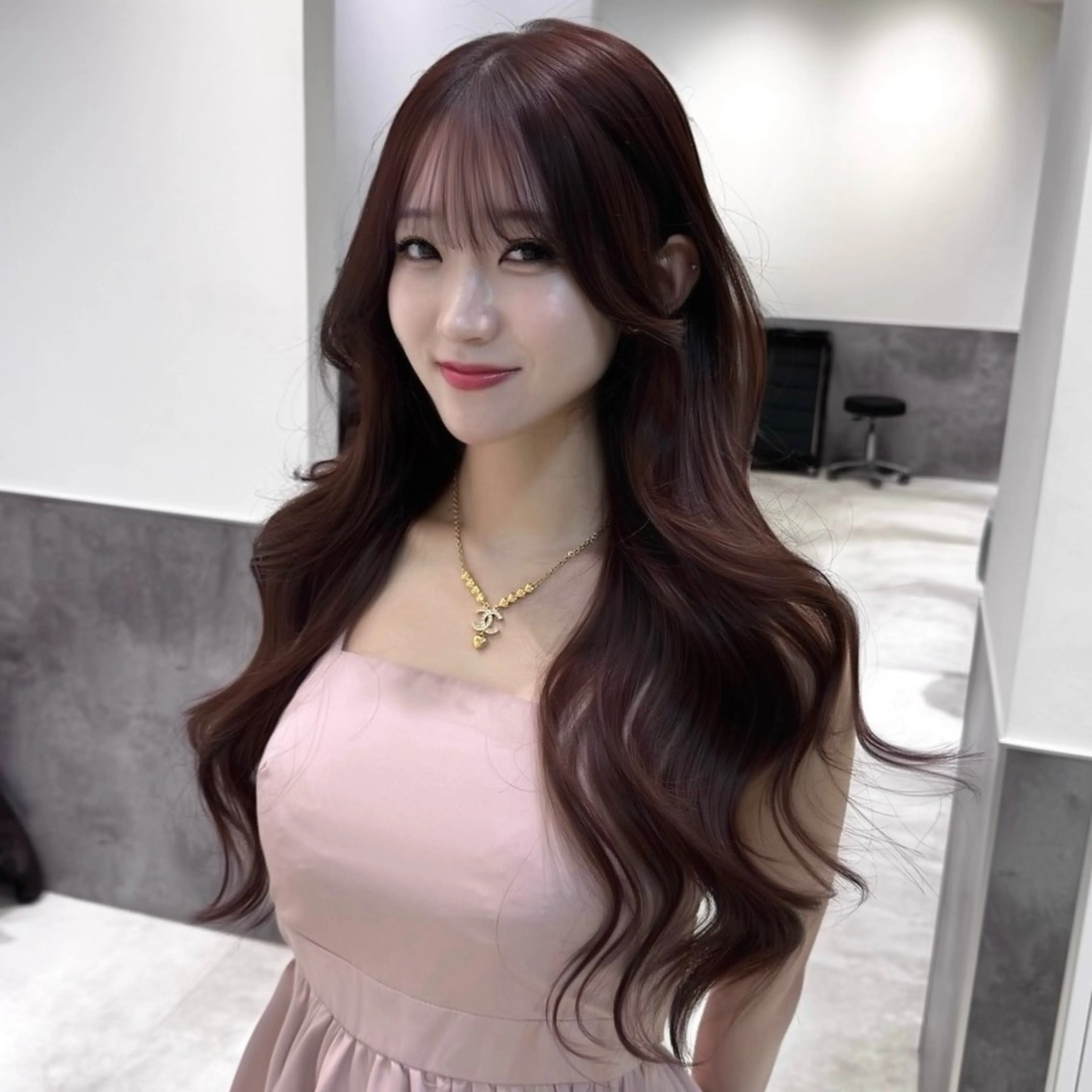 ロング カラー ブリーチ ブラウンカラー ブリーチなしカラー カット ヘアカラー トリートメント GO TODAY 原宿Verno店所属・韓国風レイヤー/顔周 り×透明感/きょうのヘアスタイル