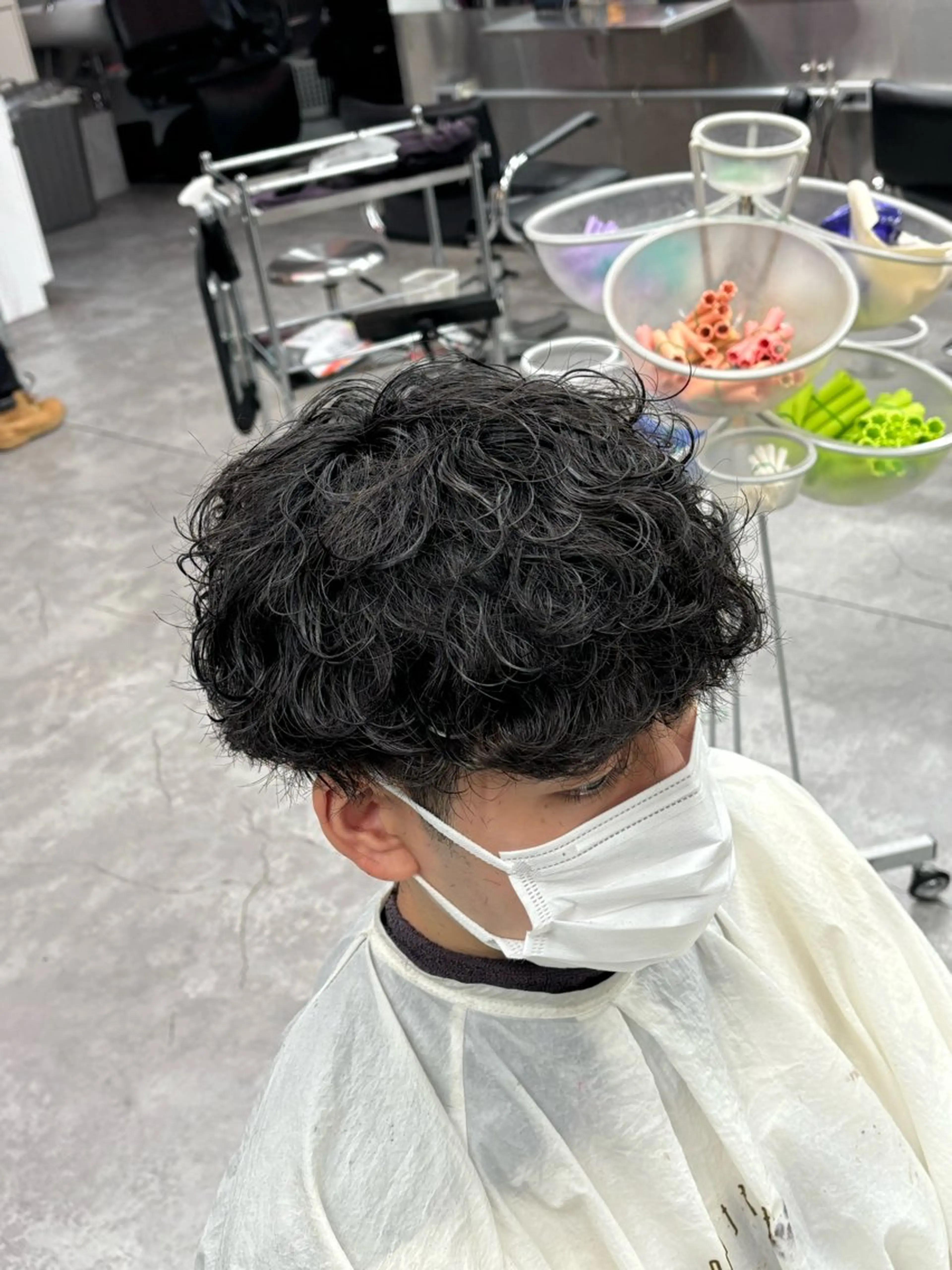 ショート パーマ メンズ カット パーマ ヘアセット 町田/波巻き/ シャドウ/メンズのヘアスタイル