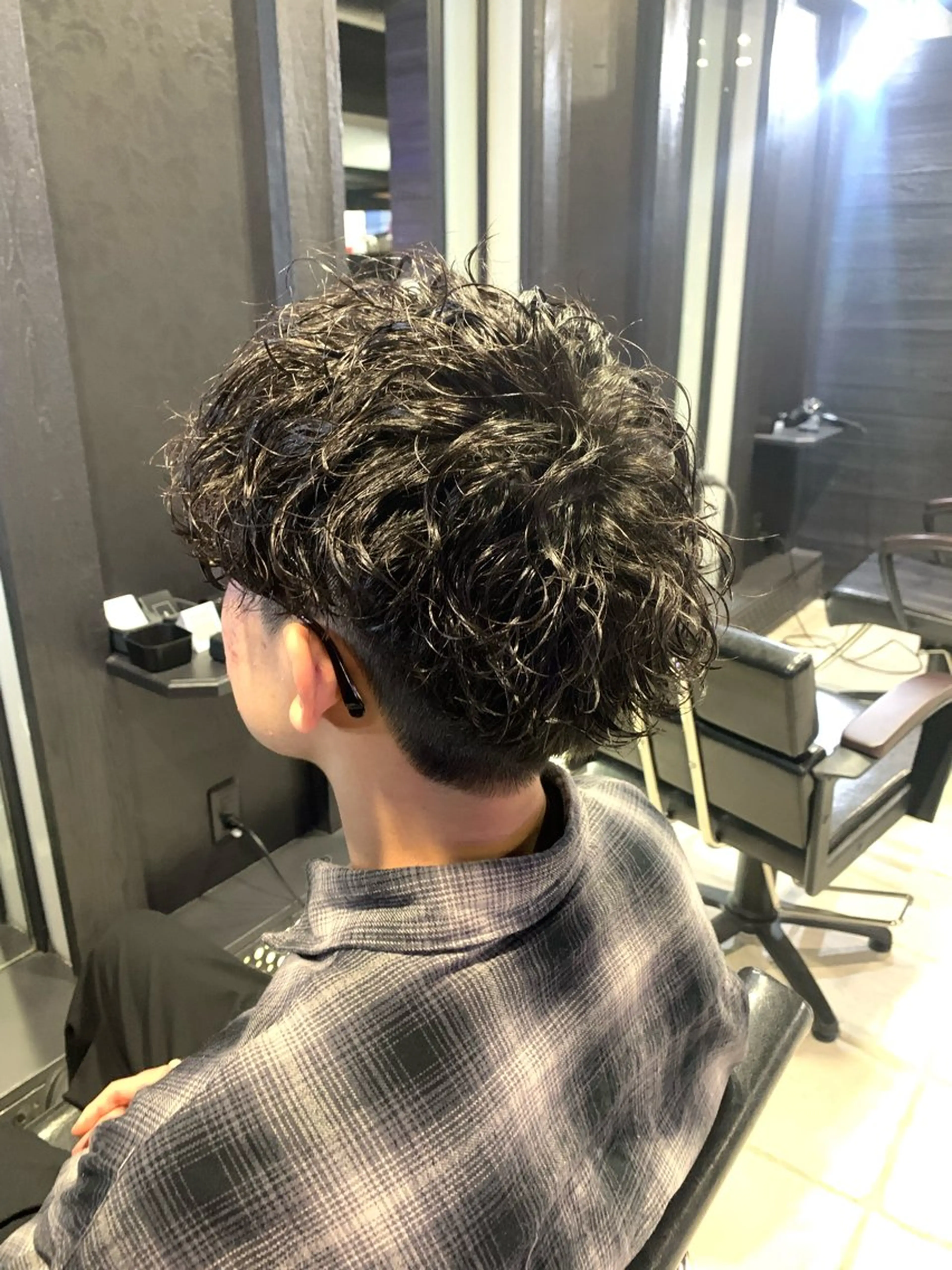 ミディアム メンズ ミディアムパーマ メンズパーマ 波巻きパーマ カット パーマ ヘアセット メンズパーマ/難波/ 心斎橋　室園亮佑のヘアスタイル