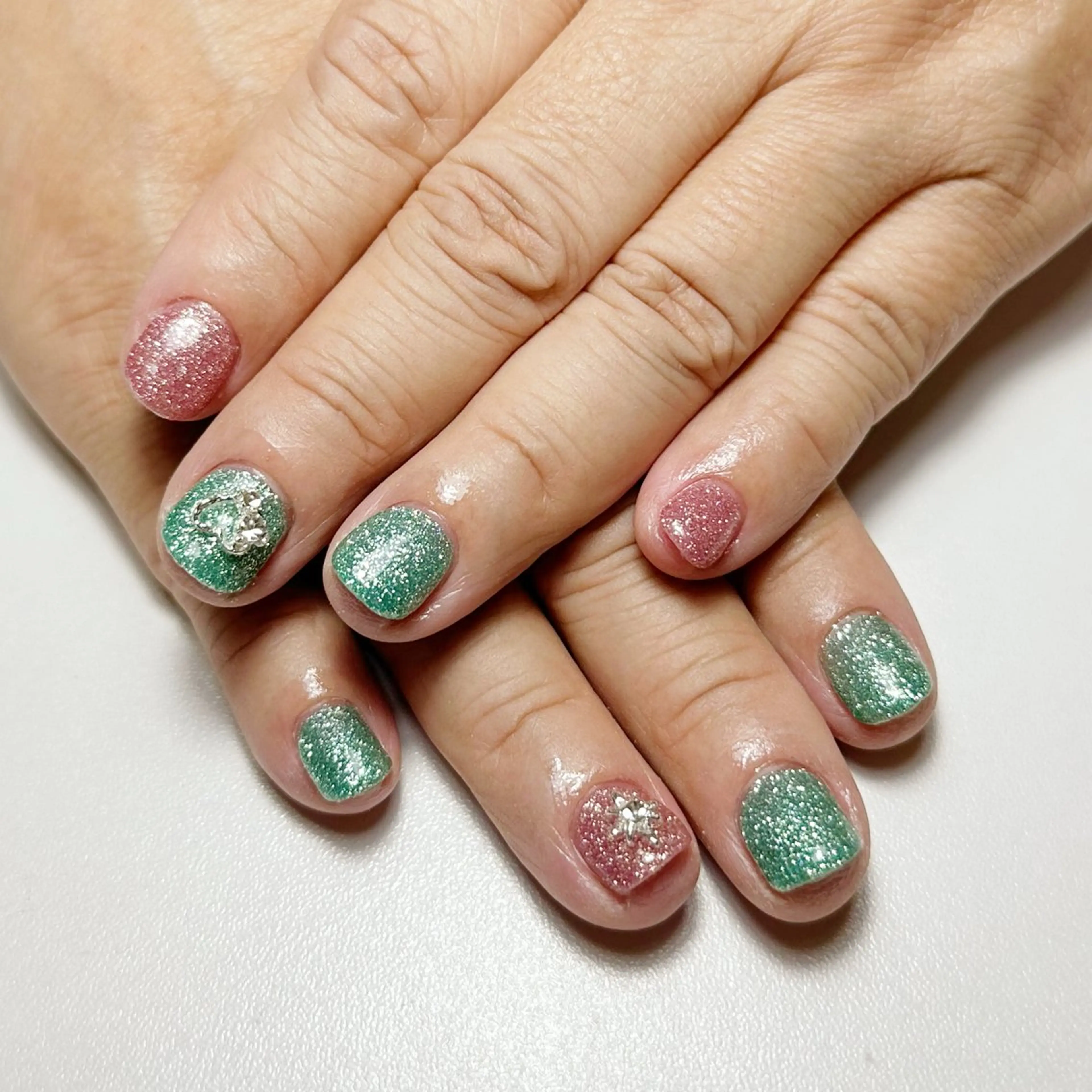 ネイル ストーンネイル ハンドネイル HAIR&MAKE POSH 日暮里のネイルデザイン