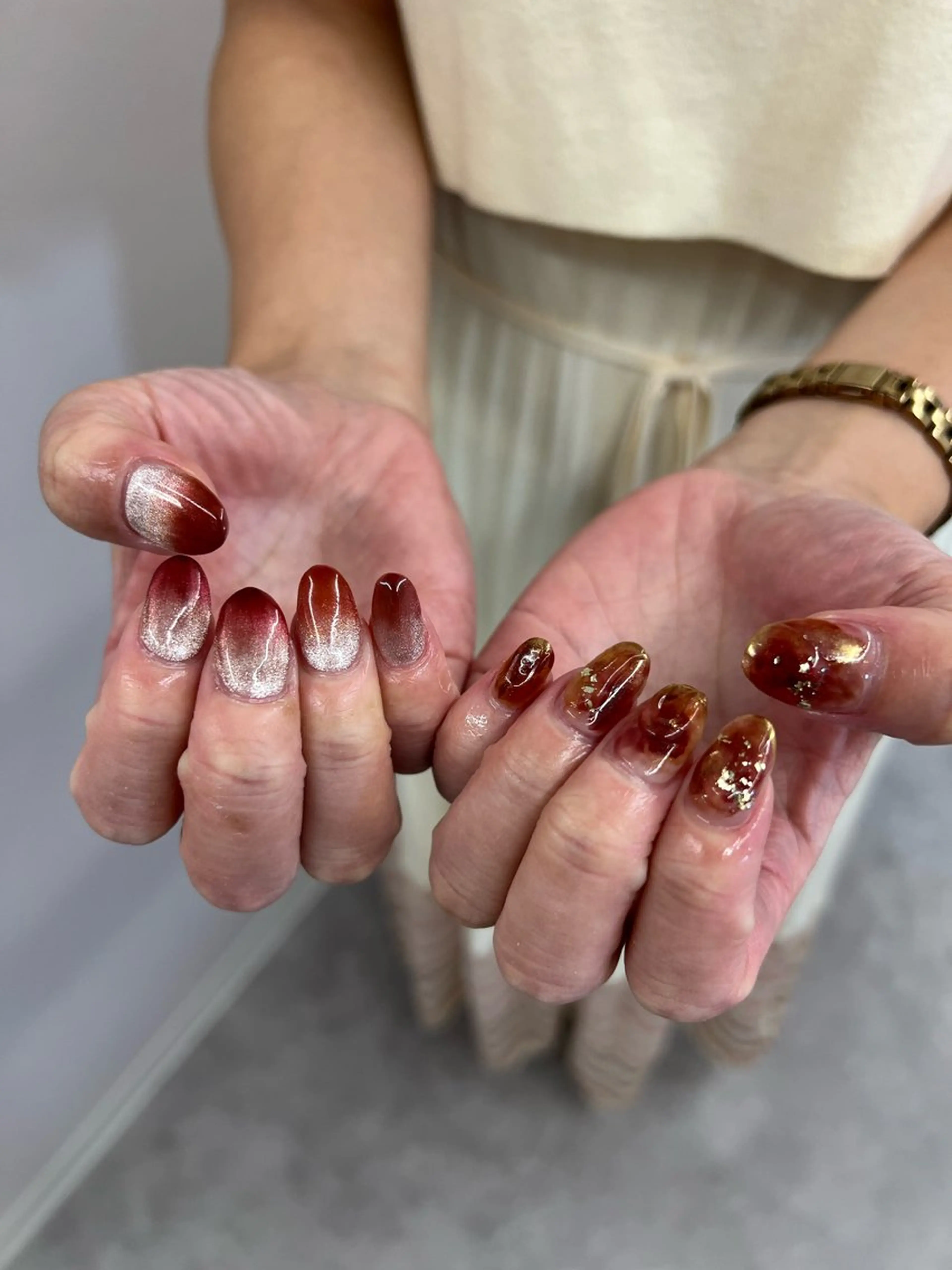 ネイル ボルドー ジェルネイル 韓国ネイル マグネットネイル ニュアンスネイル ハンドネイル ハンドケア Bana_ Nailのネイルデザイン