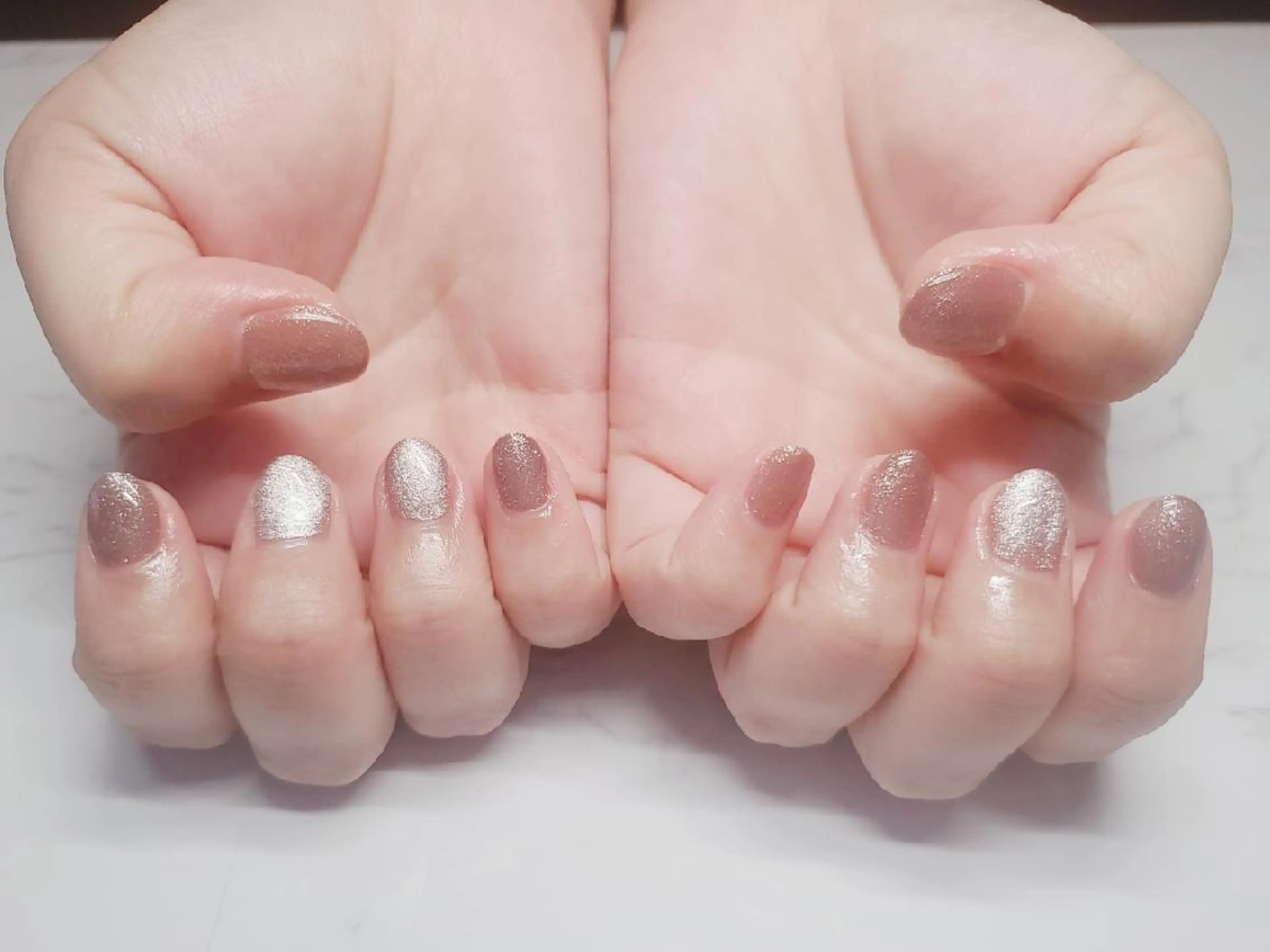 ネイル ジェルネイル マグネットネイル ワンカラーネイル ハンドネイル ハンドケア 佐藤 結衣のネイルデザイン