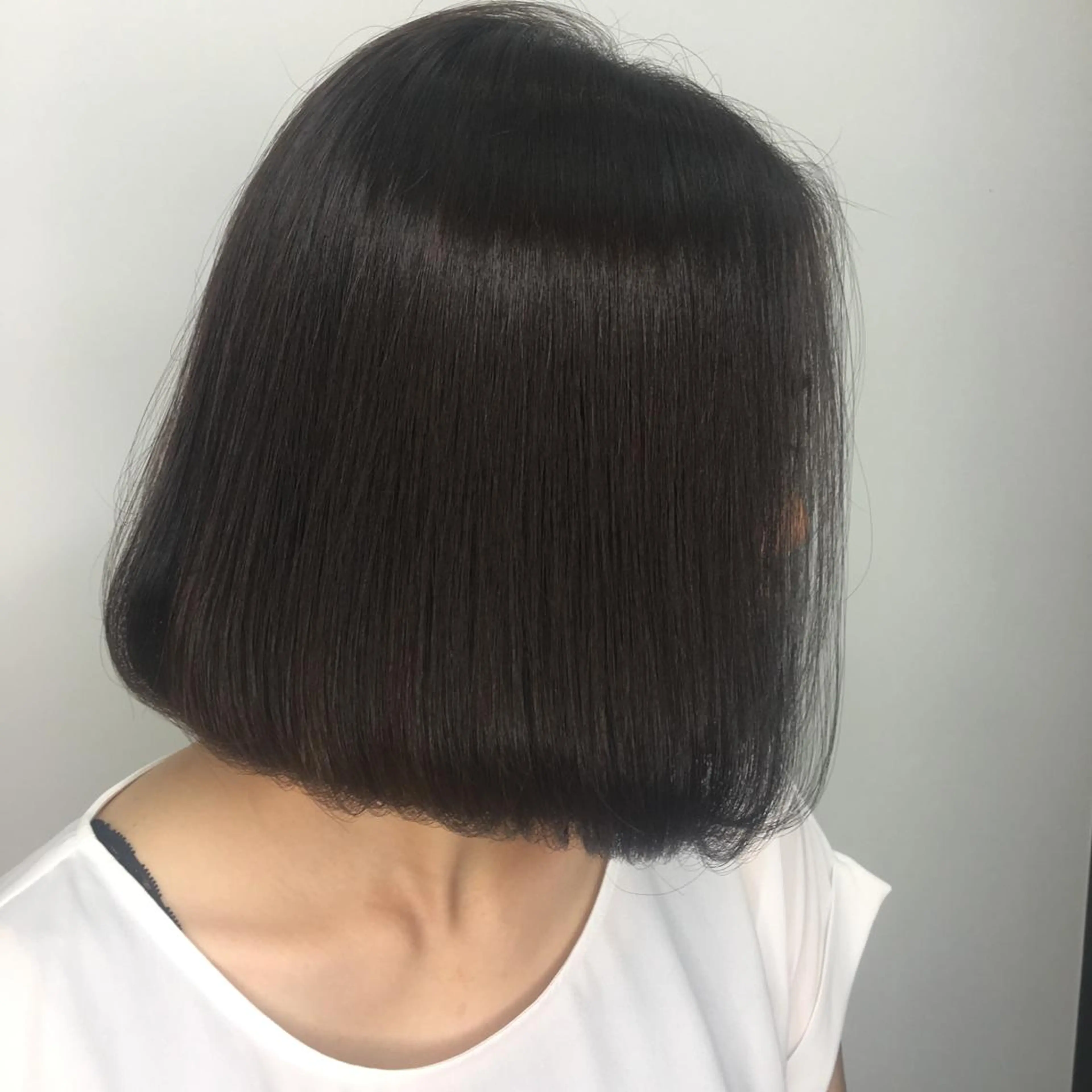 ショート ケリーズグリーン所属・ボブ/艶ハイトーン 森田/嵩士のヘアスタイル