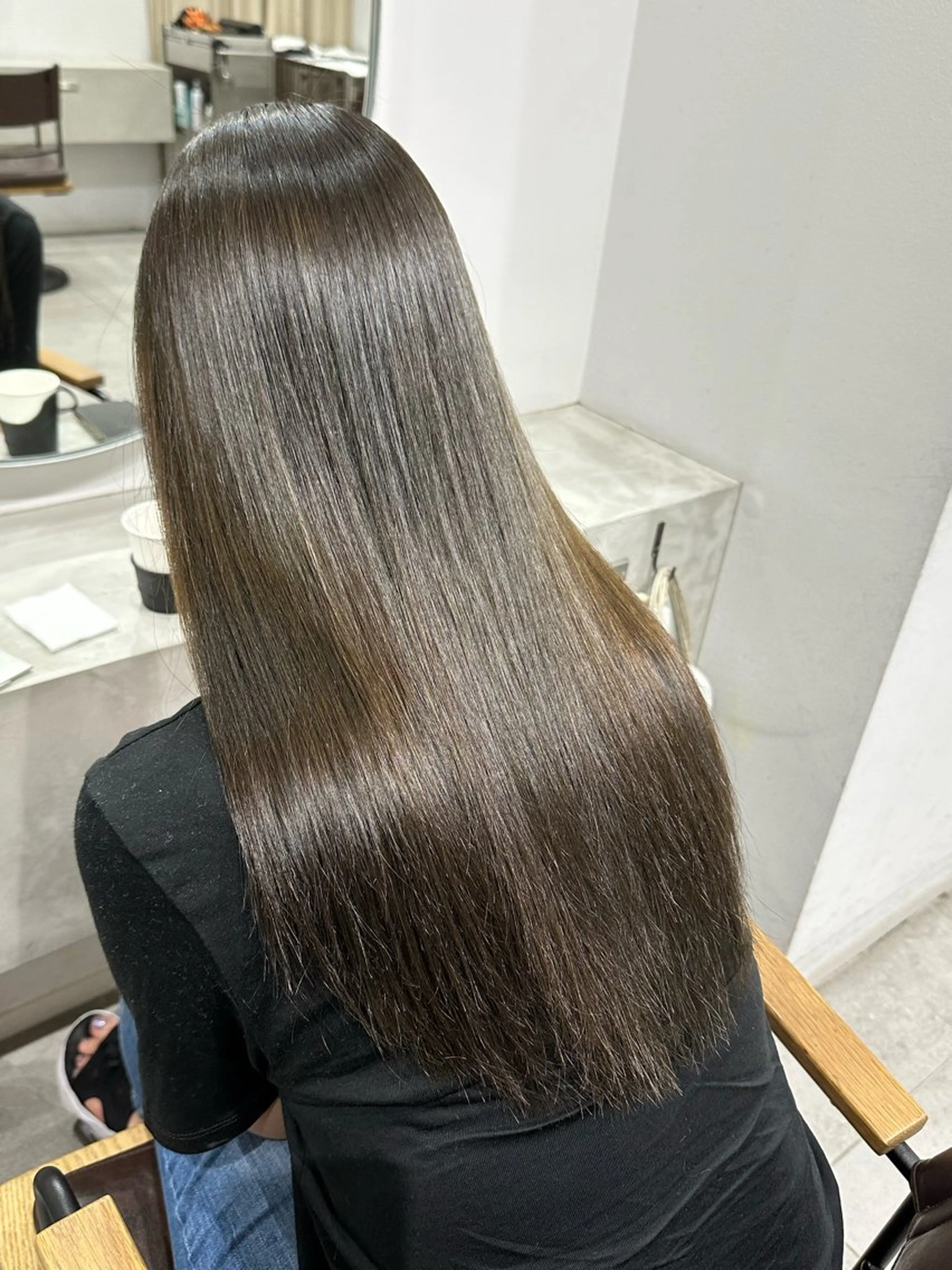 ロング カット ヘアカラー 縮毛矯正 トリートメント clan所属・志賀 海音のヘアスタイル