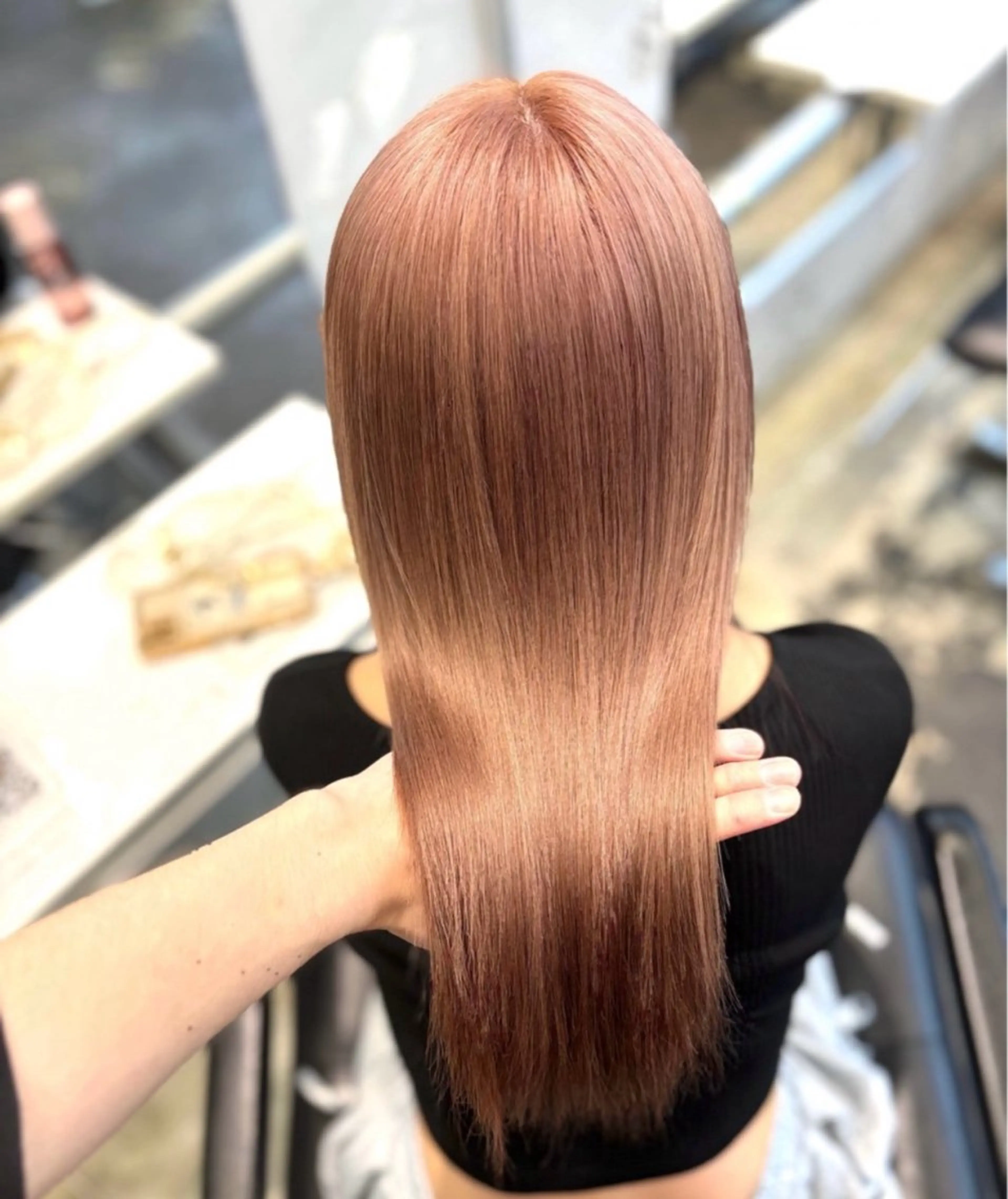 ロング カラー ブリーチ DATE by Alan Smithee所属・韓国レイヤー顔周り カットのヘアスタイル