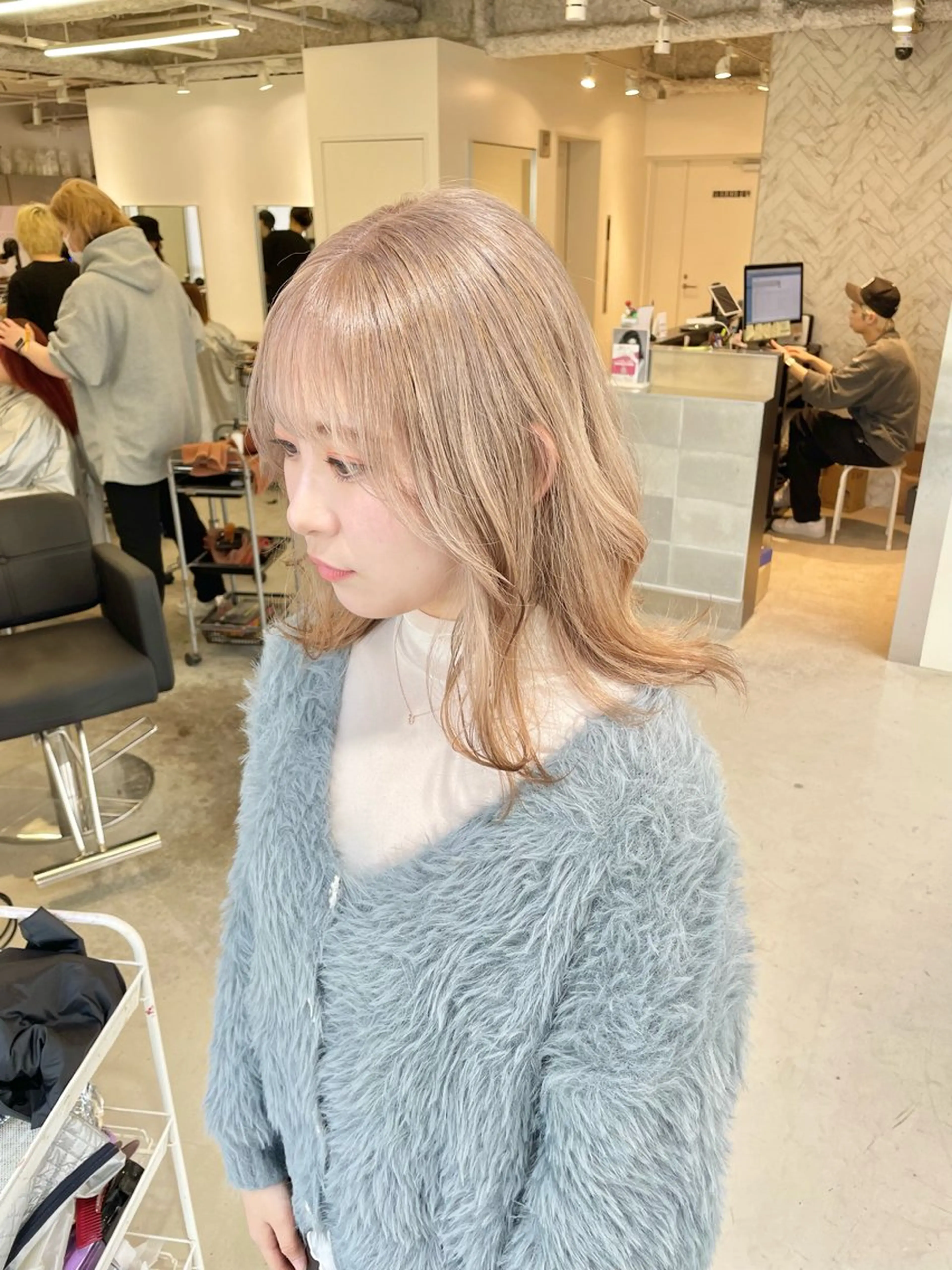 セミロング カット ヘアカラー トリートメント ヘアセット 🎗井上 竜 ブリーチ指名No.1のヘアスタイル