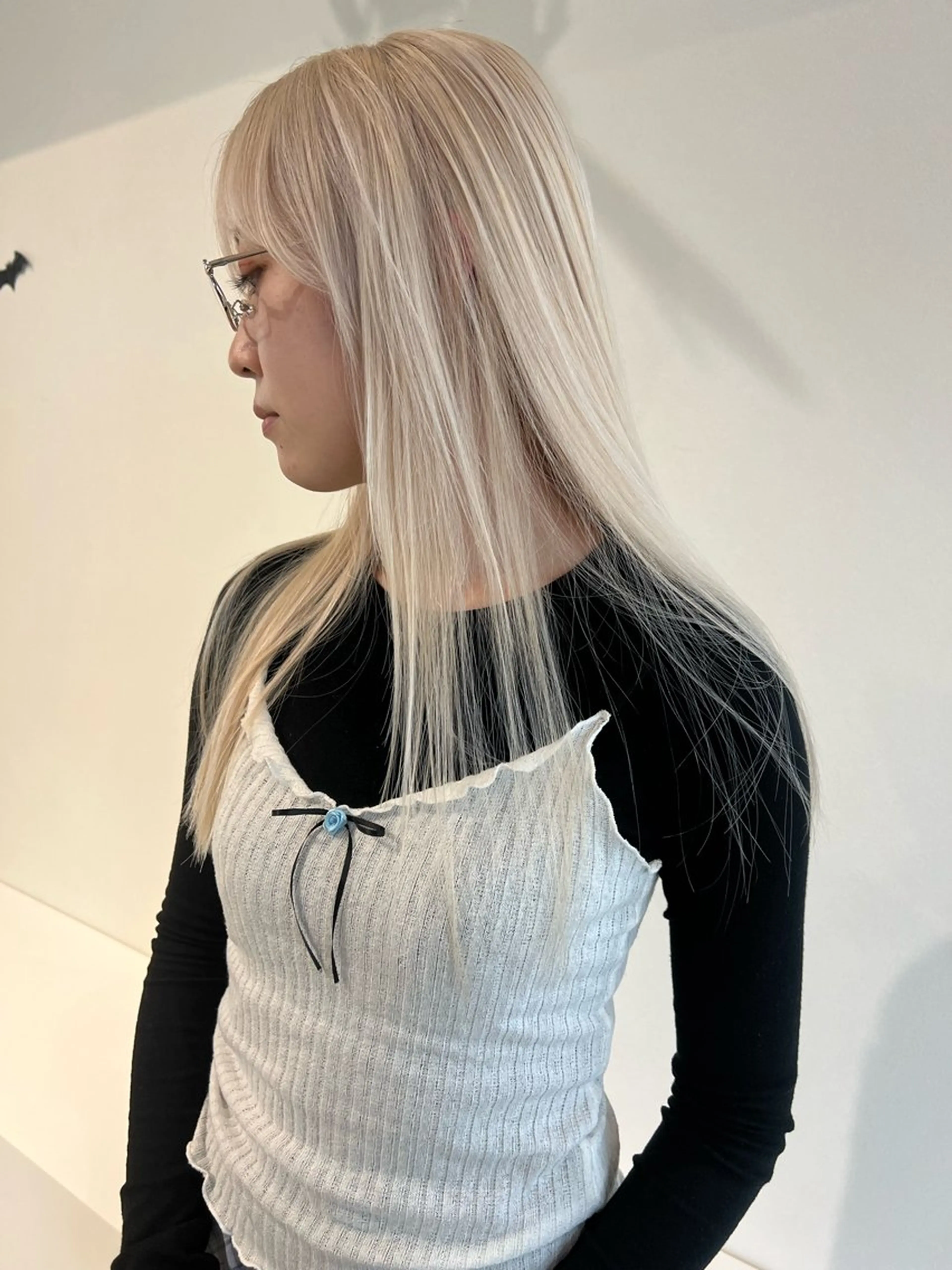 【土曜日営業後限定🌙】カット＋ブリーチ＋オンカラー＋シャンプーブロー　¥3,300の写真