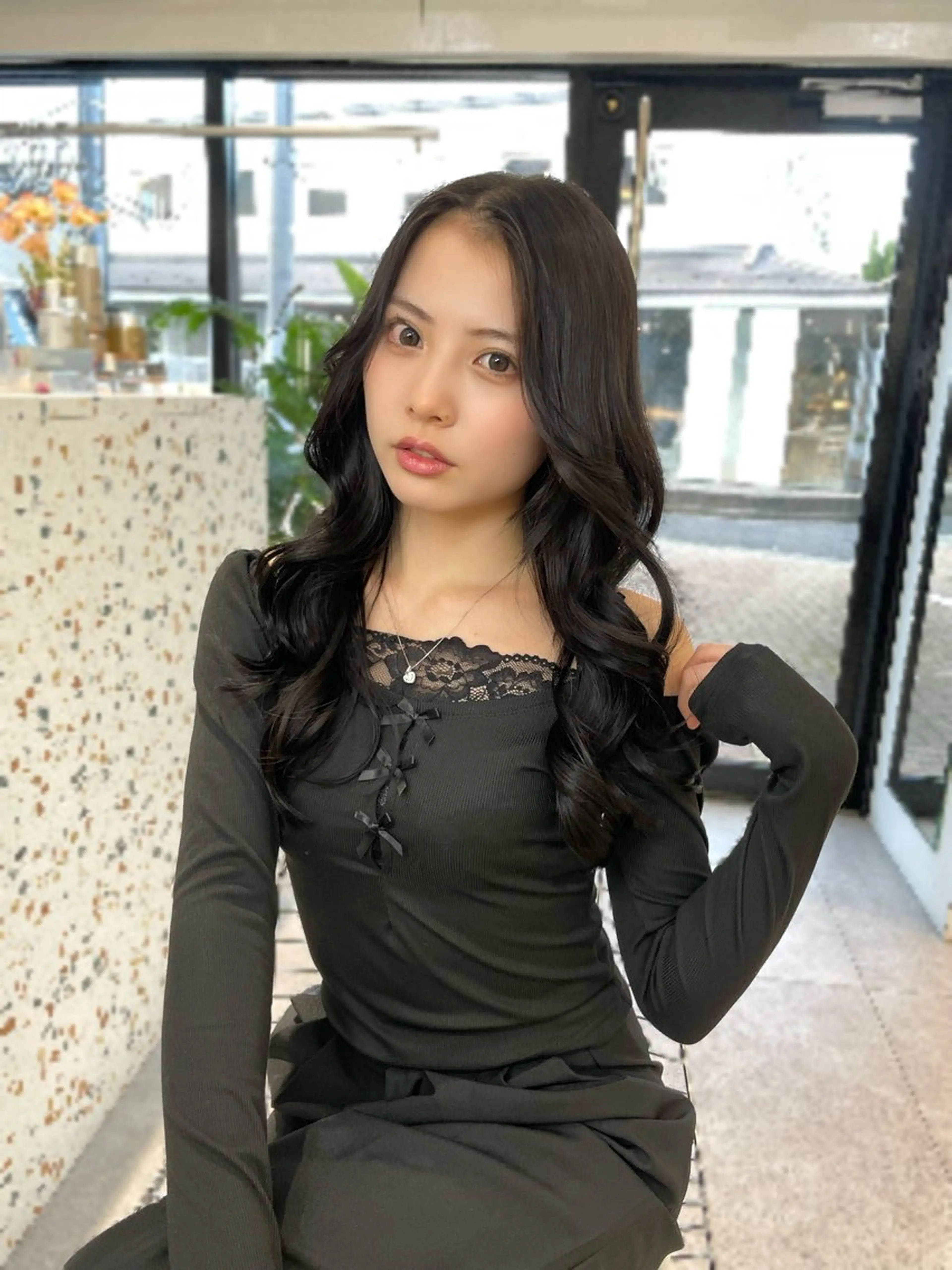 ロング カラー 黒髪 ブルーカラー ブルーブラック 髪質改善 縮毛矯正 ヘアカラー トリートメント 表参道/ハイライト リタッチ/縮毛矯正のヘアスタイル