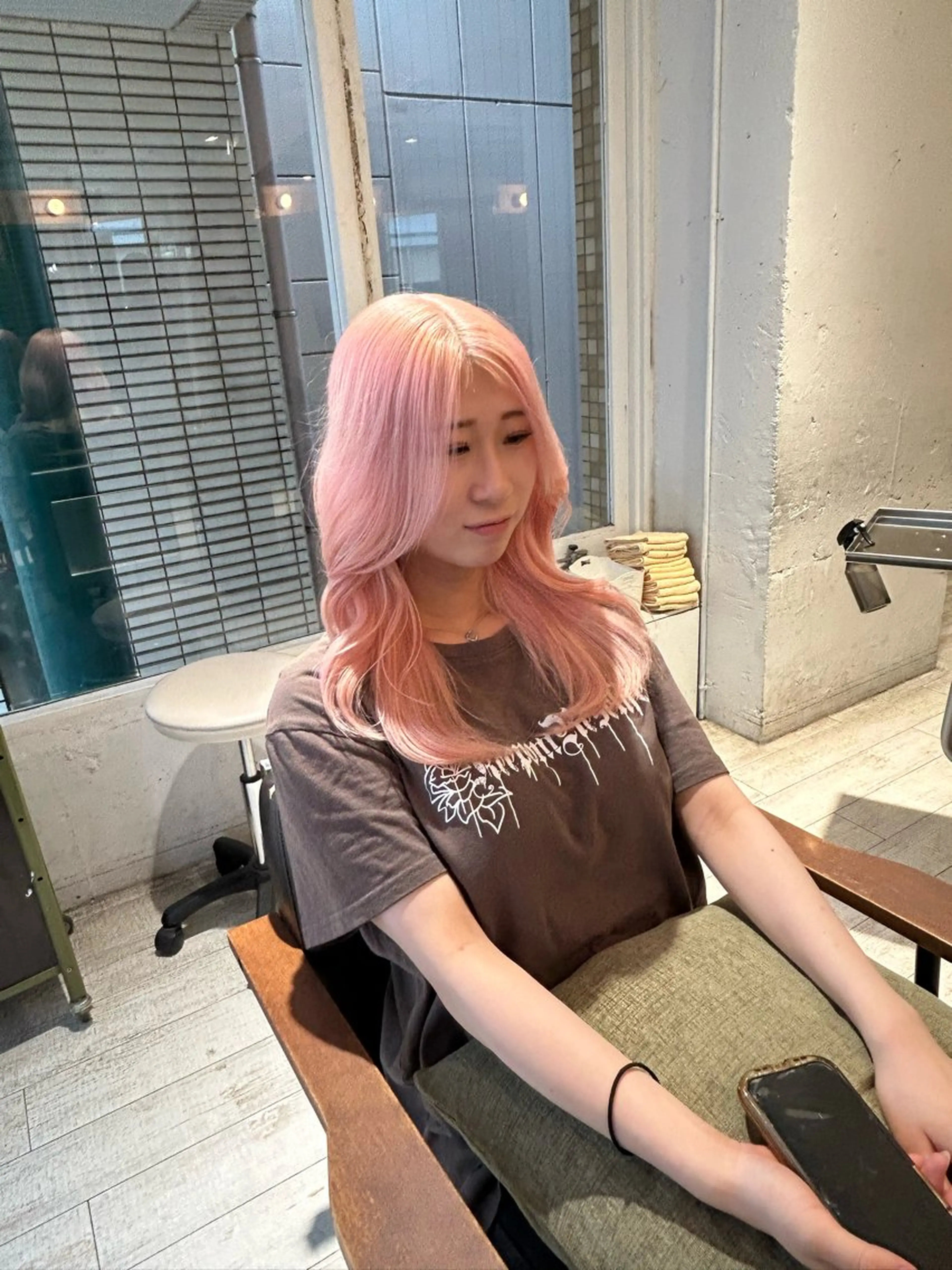 カラー ピンクカラー ホワイトピンク ヘアカラー 韓国風／ハイトーン 砂原洋介のヘアスタイル