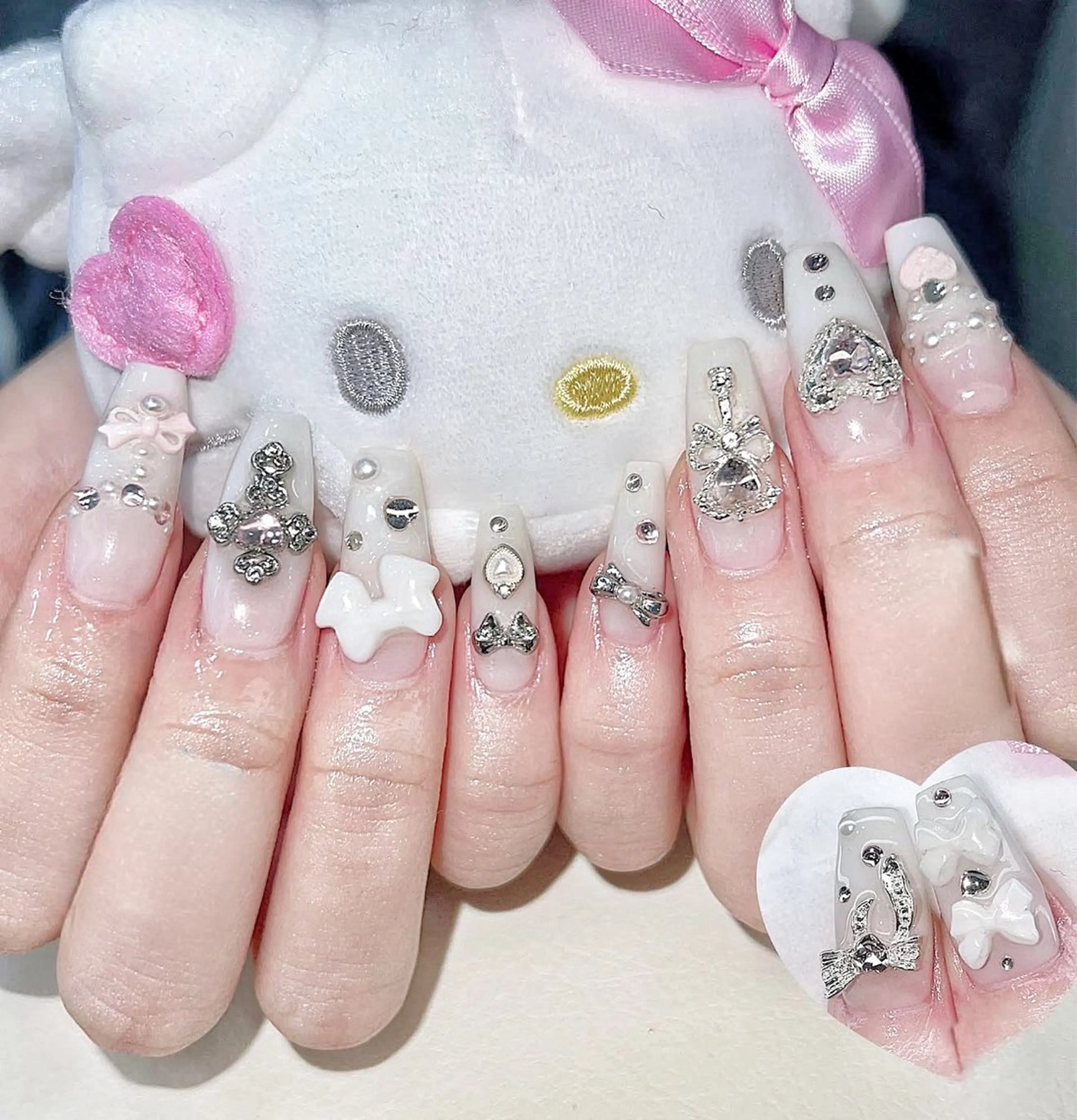 ネイル アニマル柄 オーロラネイル チークネイル フラッシュネイル ジェルネイル ハンドネイル Lyna Nailのネイルデザイン