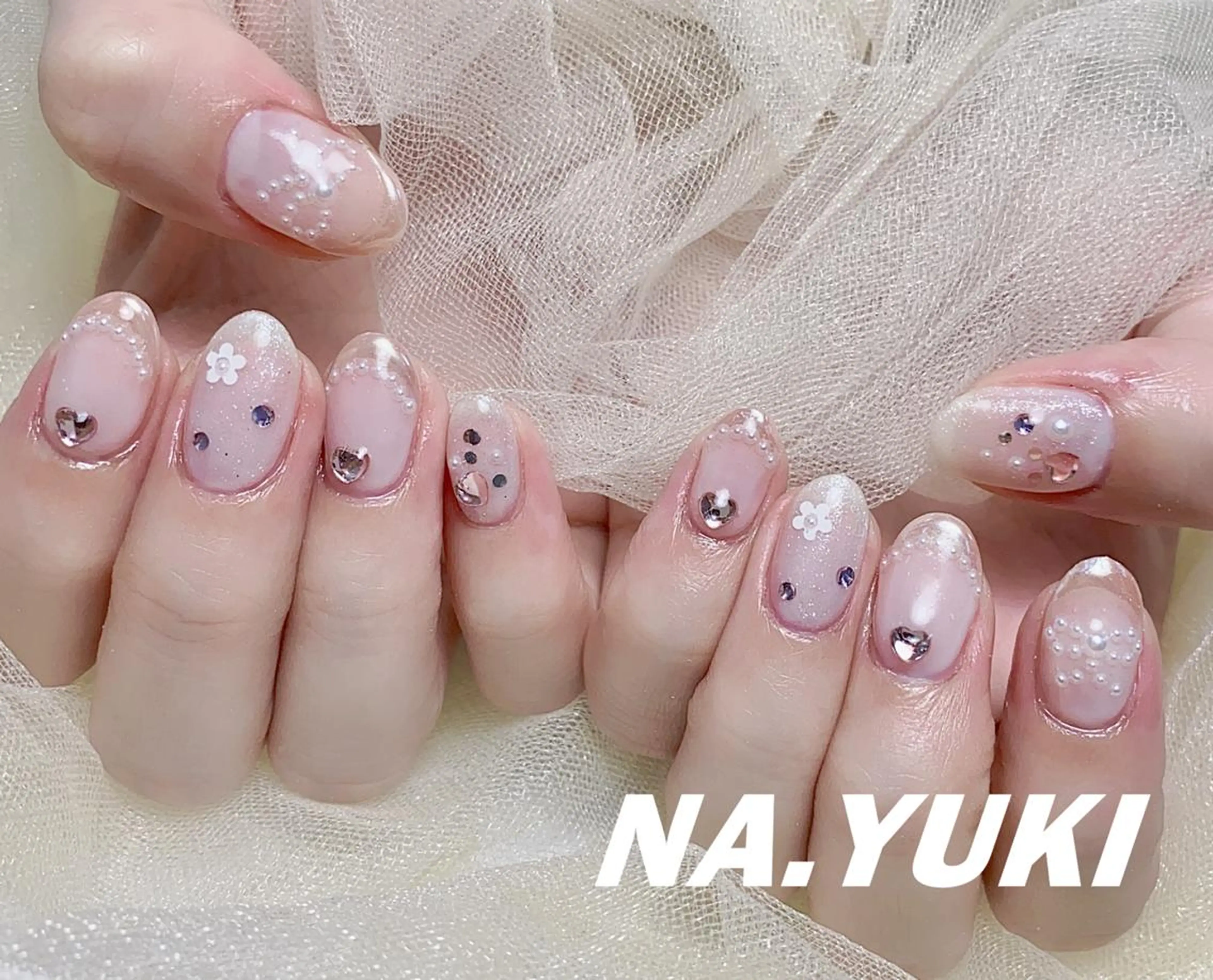 ネイル ハンドネイル ハンドケア 🌷 Mooning 🌷のネイルデザイン