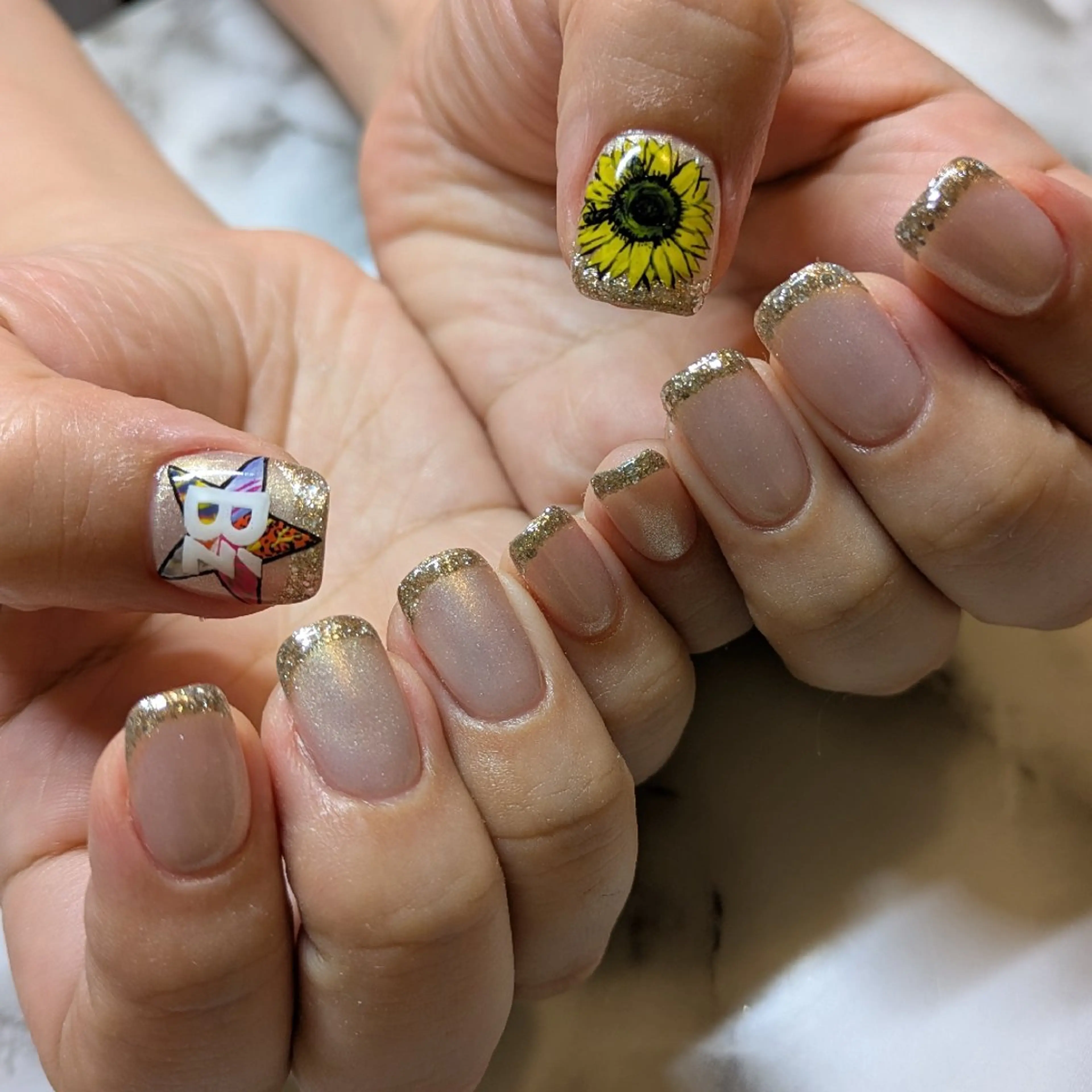 ネイル ジェヌインネイル 河内のネイルデザイン