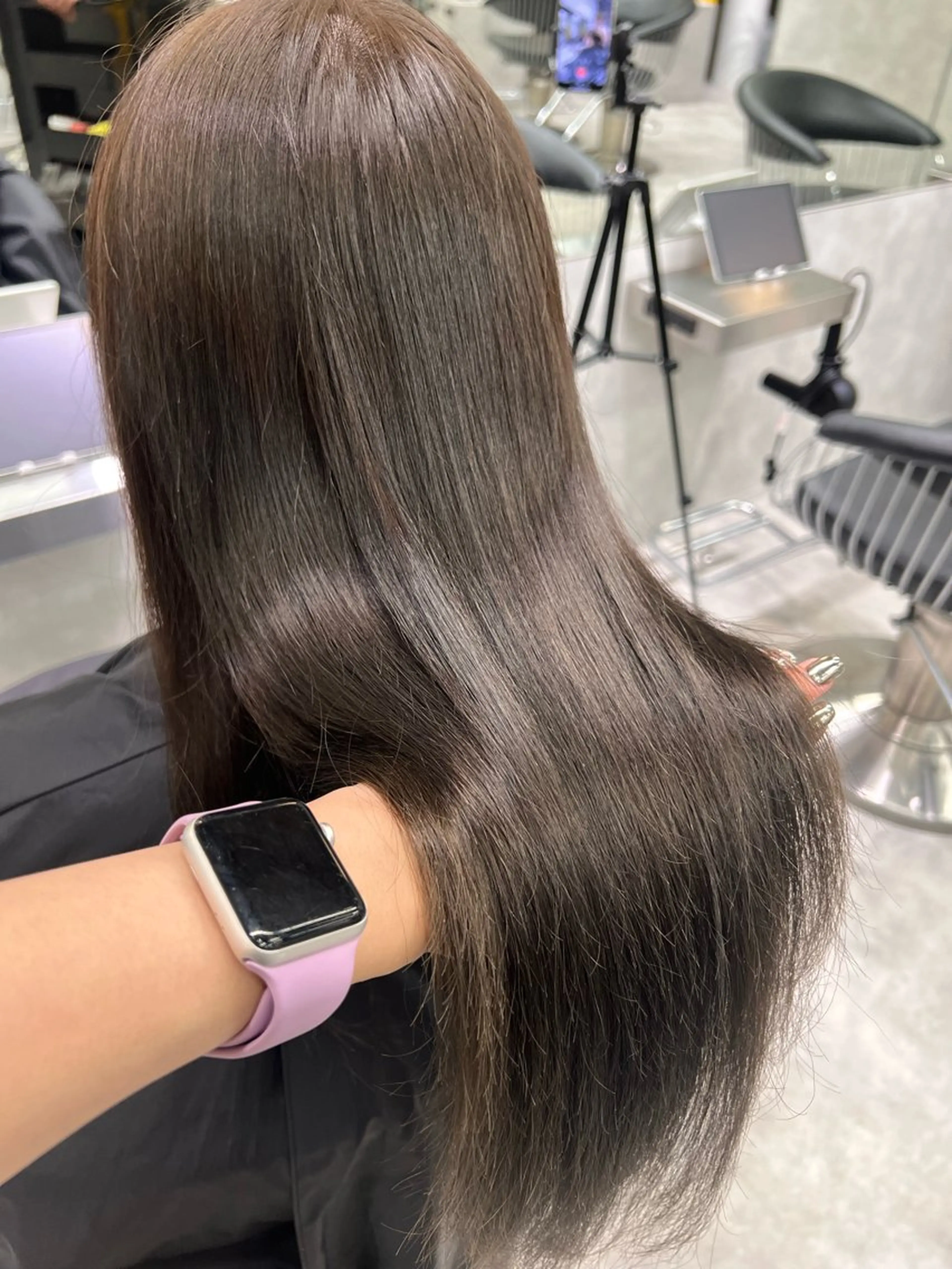 ロング カラー 透明感カラー グレージュ 上田 エミのヘアスタイル