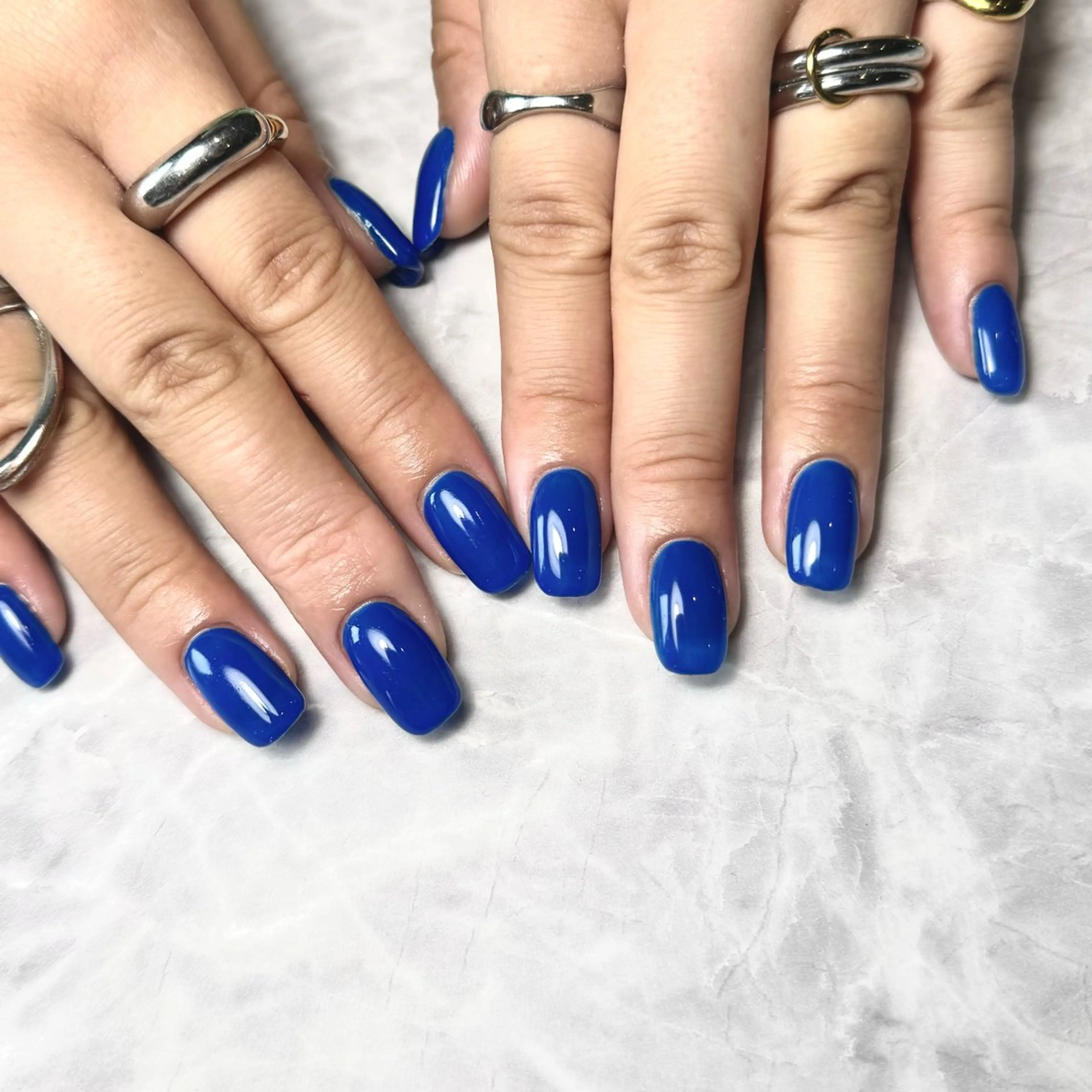 ネイル ブルー ワンカラーネイル シンプルネイル 夏ネイル ハンドネイル Nail Salon Lillion【リリオン】所属・lillion karenのネイルデザイン