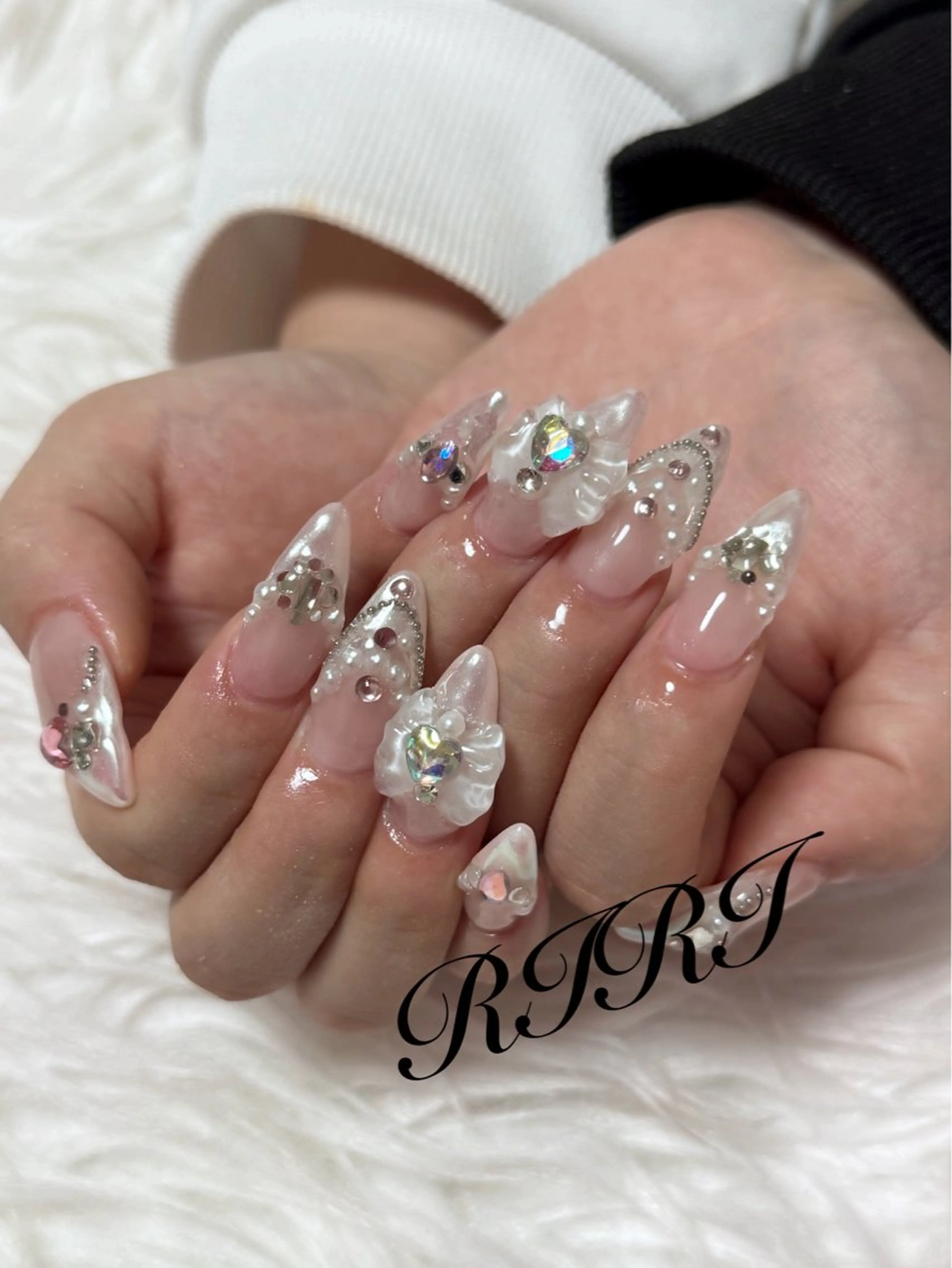 ネイル ジェルネイル ロングネイル リボン スカルプネイル シンプルネイル ハンドネイル riri オーナーのネイルデザイン