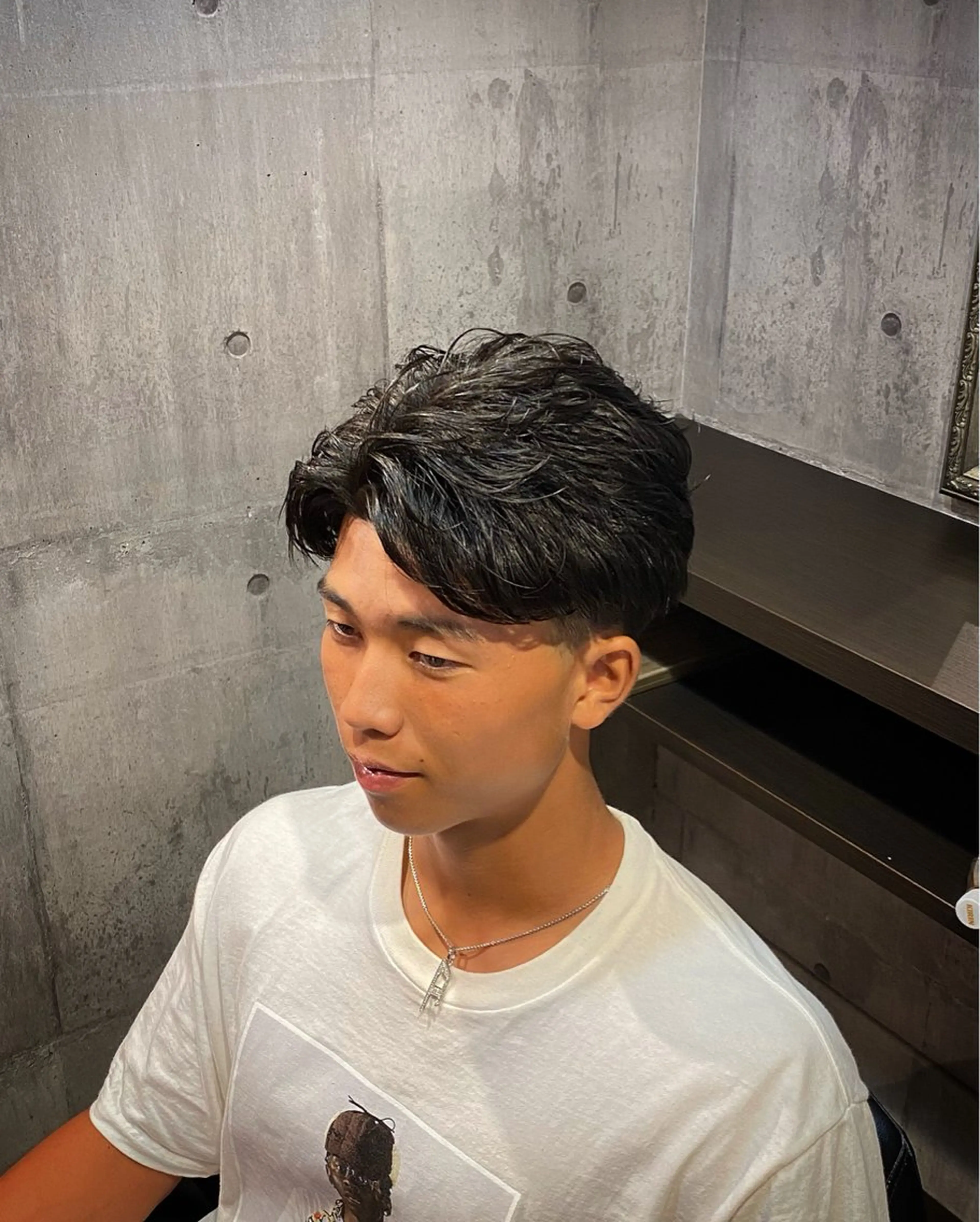 ショート パーマ メンズ フェードカット フェザーパーマ メンズパーマ SWELL  七隈四つ角店所属・SWELL アトムのヘアスタイル
