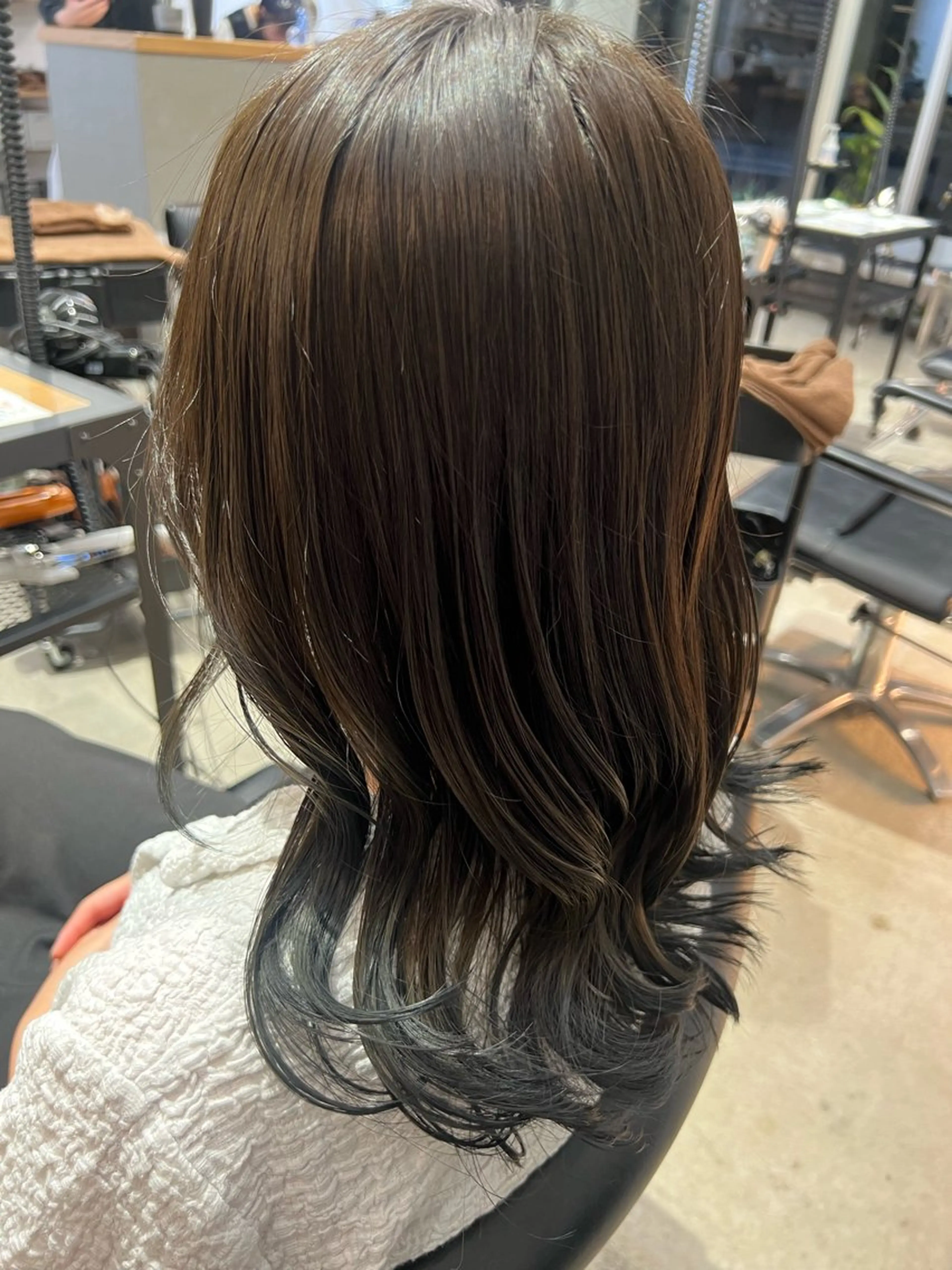 セミロング カラー オタク美容師💟 チバコナツのヘアスタイル