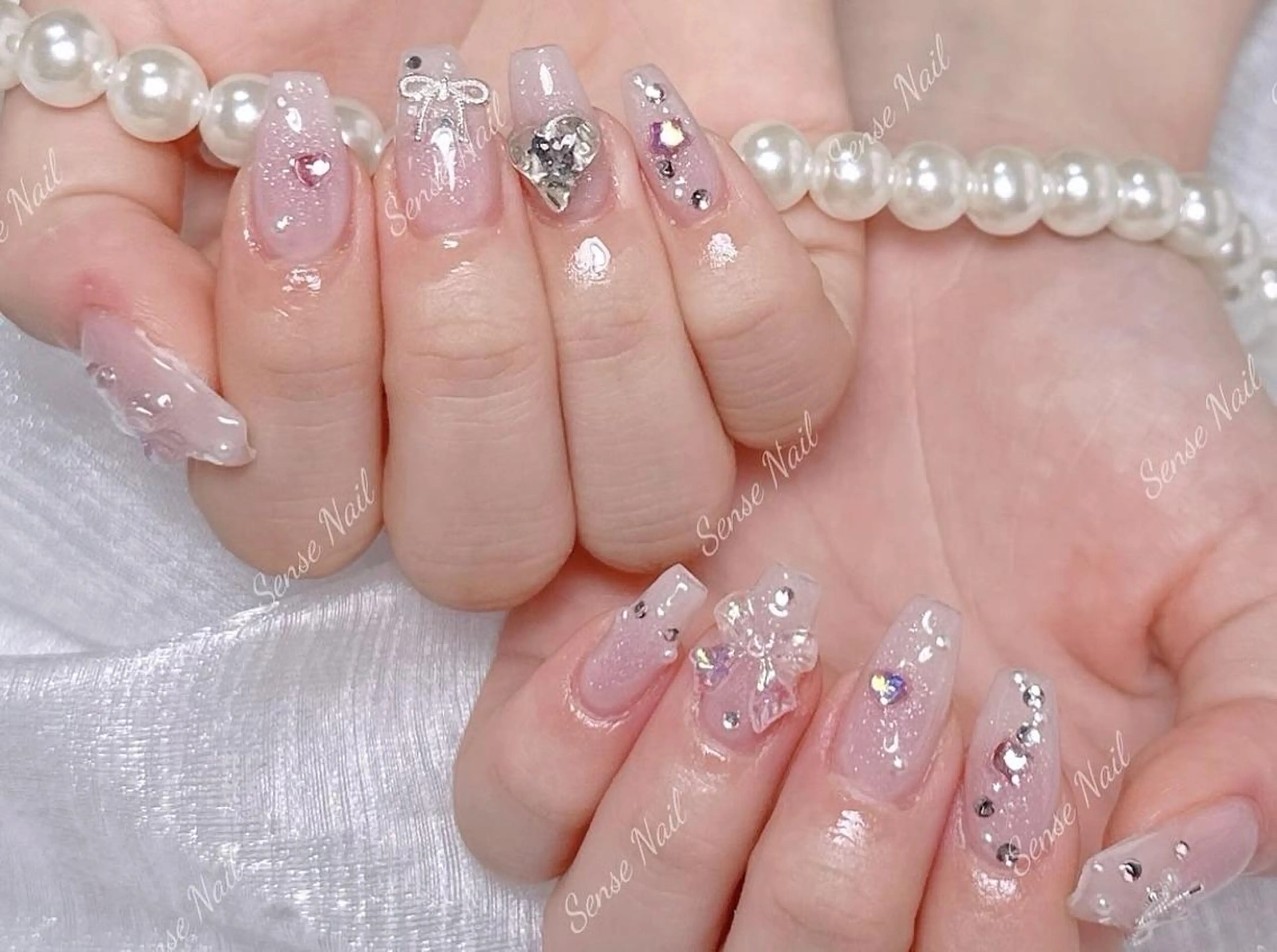 ネイル Queening 🦋のネイルデザイン