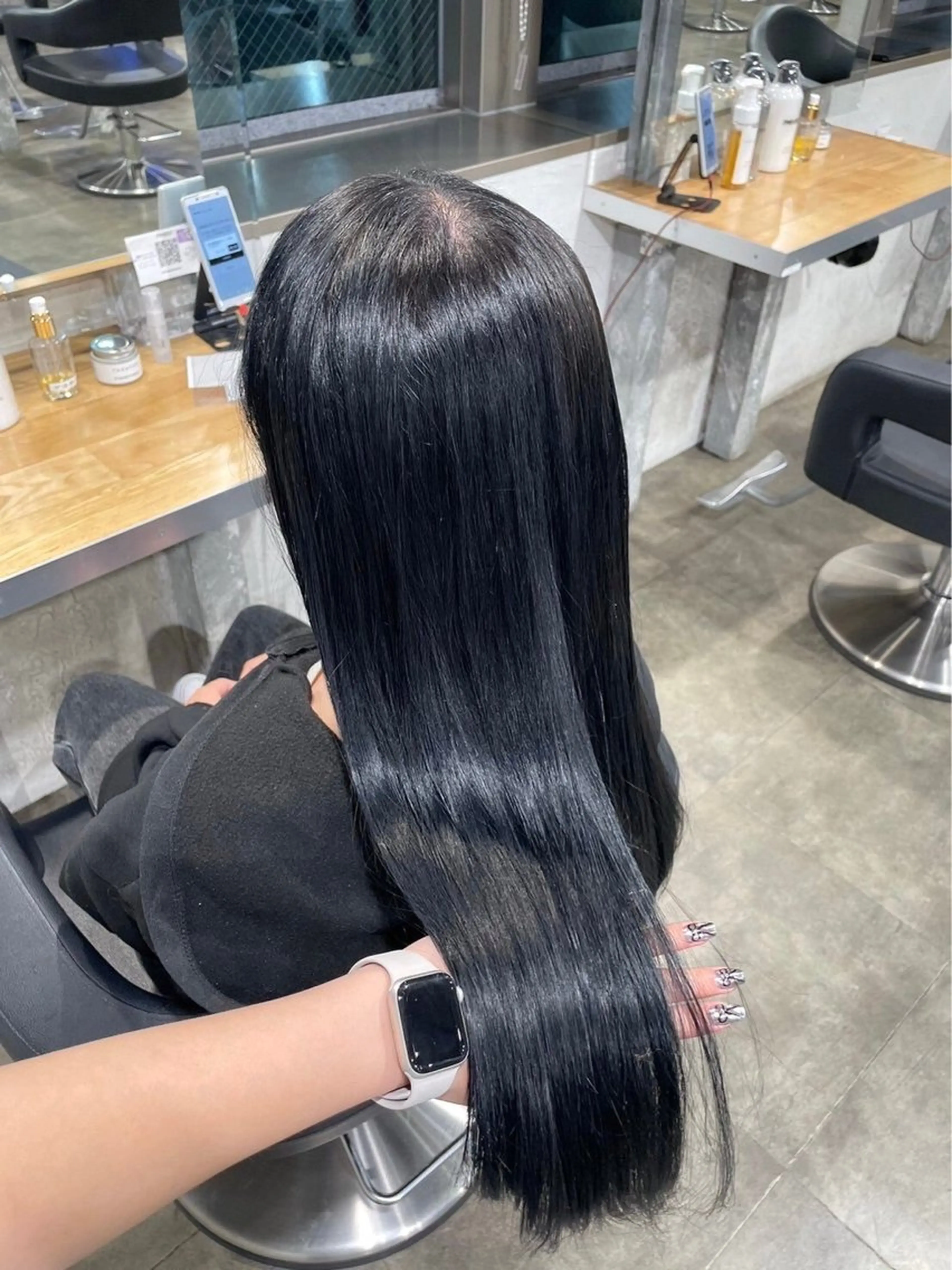 セミロング ヘアカラー トリートメント ヘッドスパ ヘアセット 大人っぽ透明感暗髪 🤍shio🤍のヘアスタイル