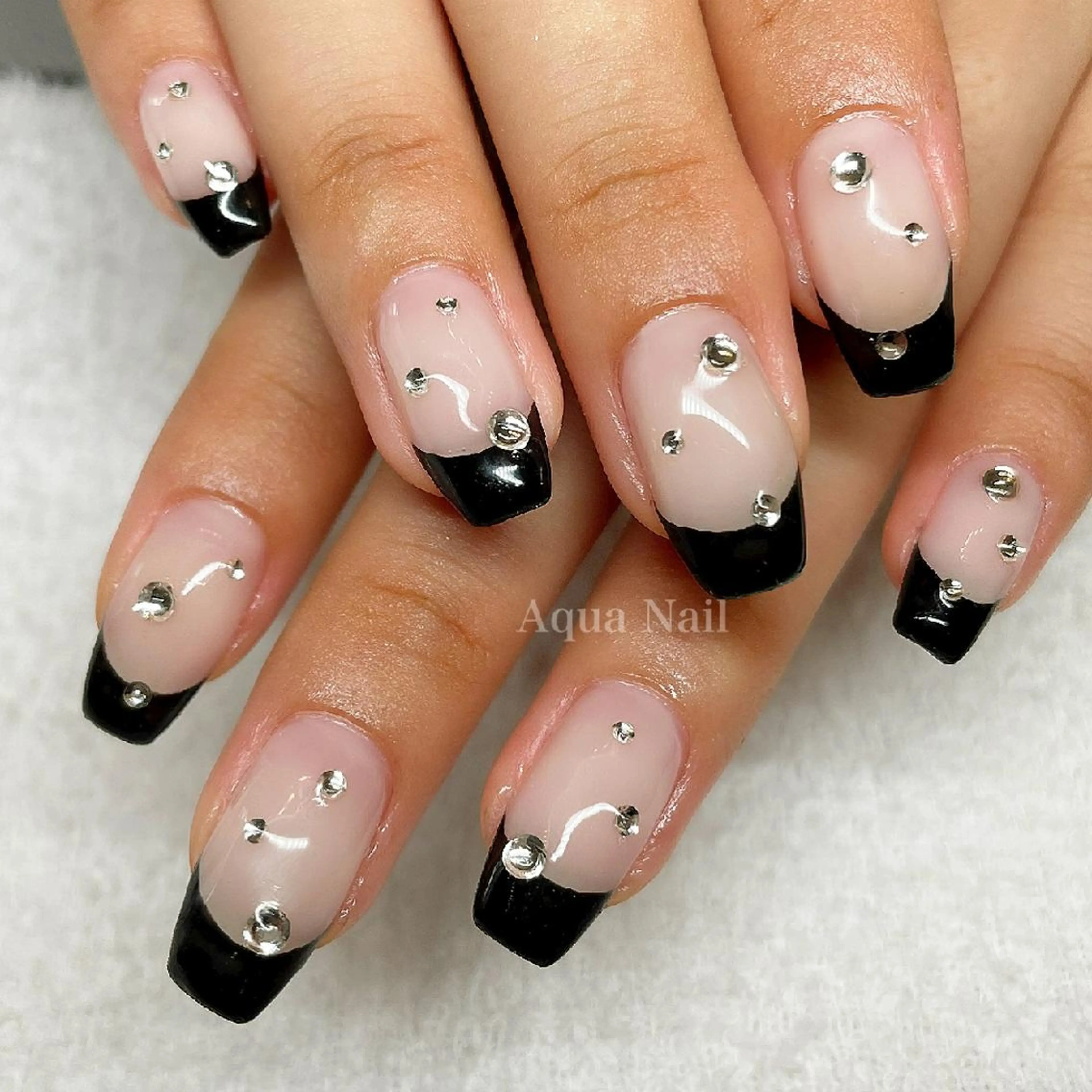 ネイル フレンチネイル キラキラネイル ハンドネイル フットネイル AQUA NAIL所属・AQUA NAILのネイルデザイン