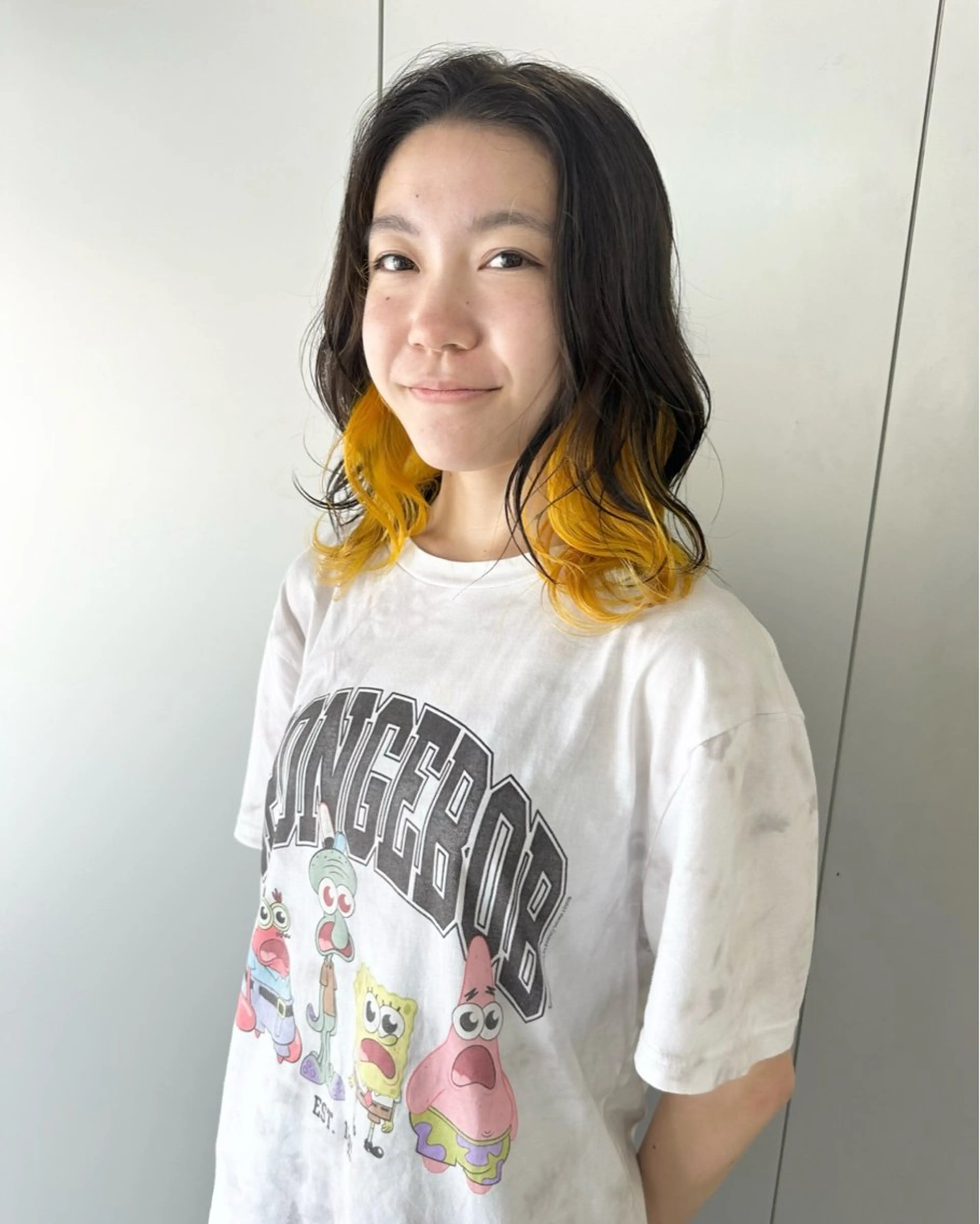 ミディアム カラー ブリーチ ダブルカラー インナーカラー 篠崎 佑季のヘアスタイル