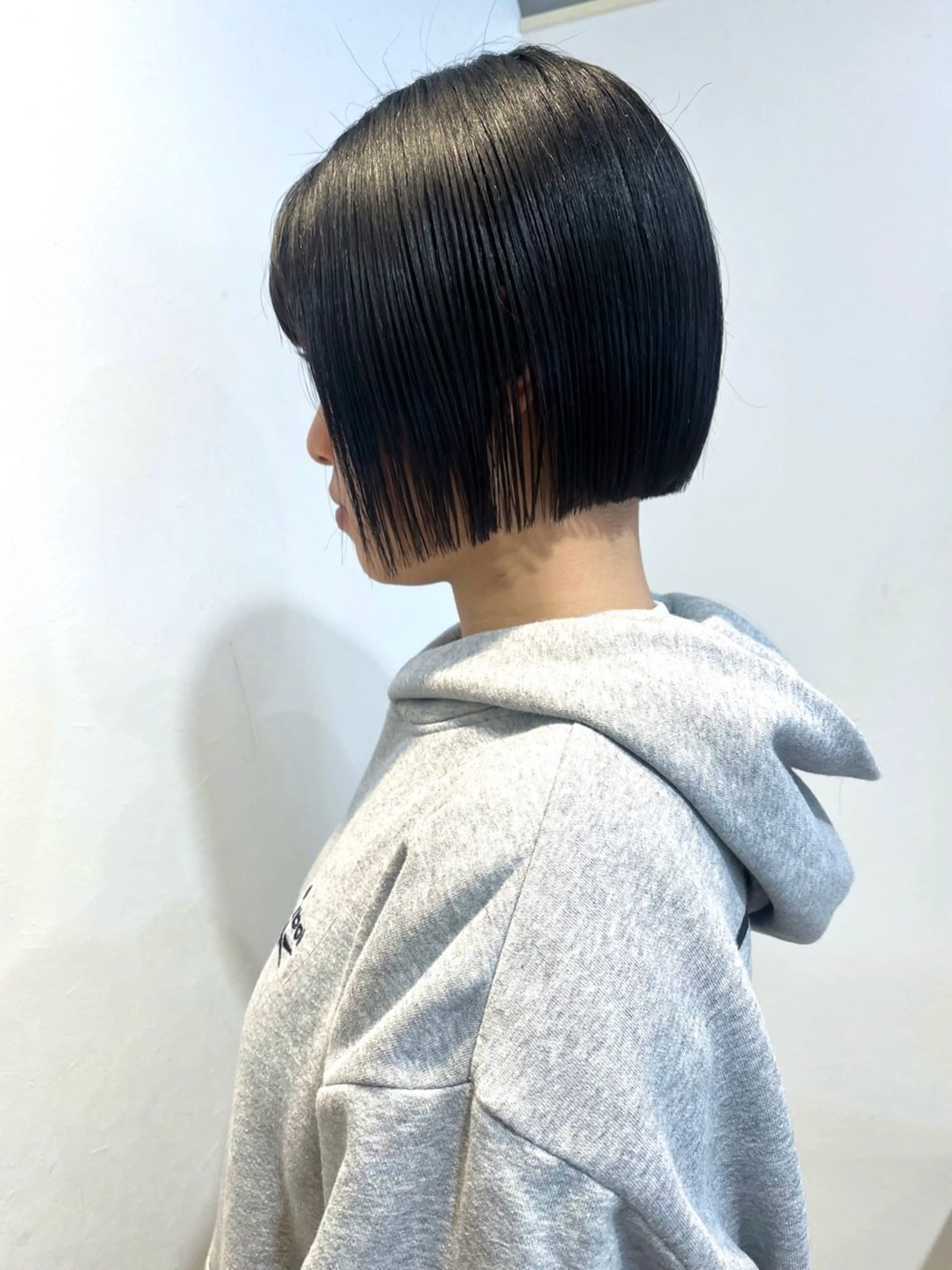ショート カット 縮毛矯正 切りっぱなしボブ ×暖色🌷江梨🍎のヘアスタイル
