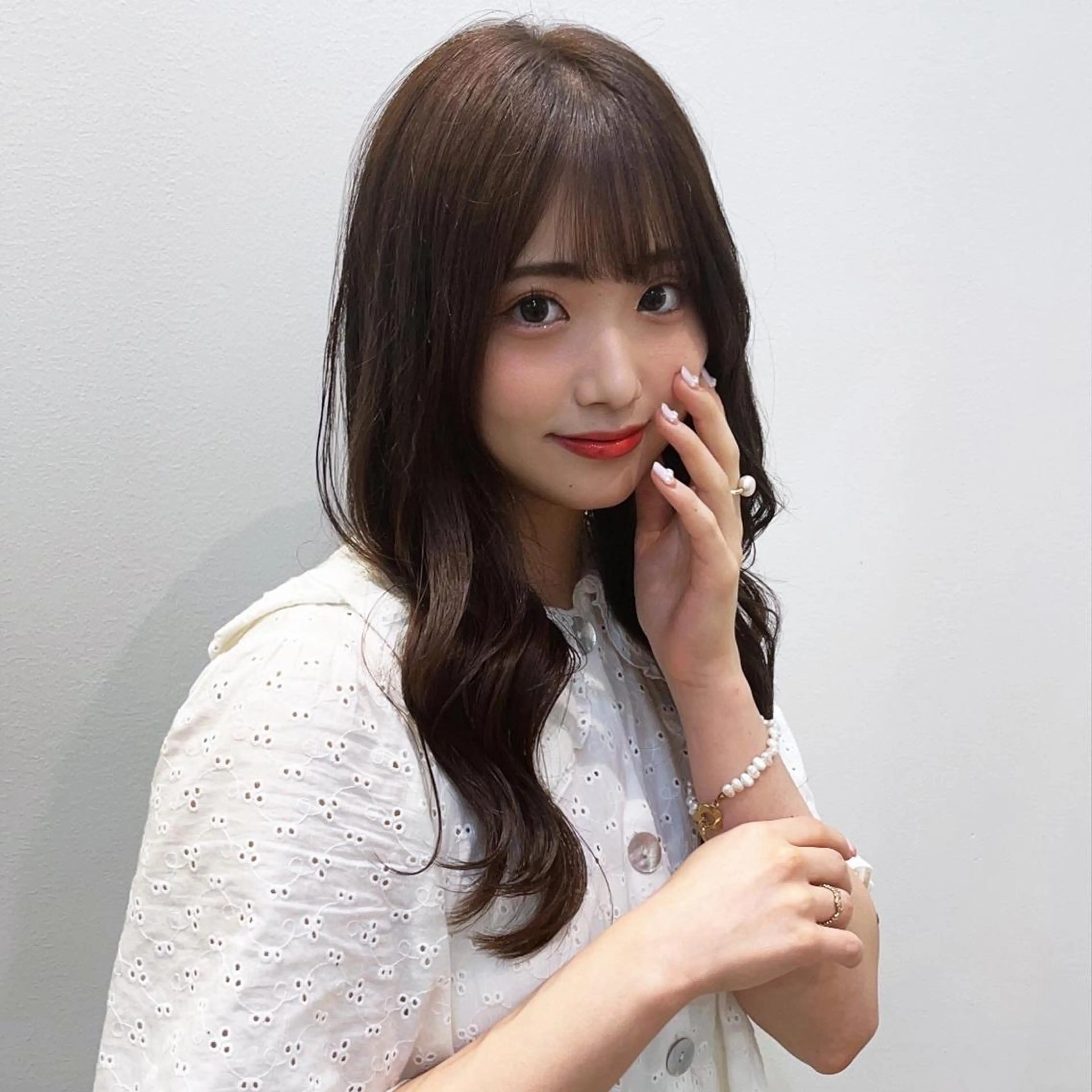 セミロング カラー 黒髪 ブルーカラー ブルーブラック インナーカラー くせ毛 カット ヘアカラー トリートメント 韓国レイヤー×透明感 髪質改善　武田涼のヘアスタイル