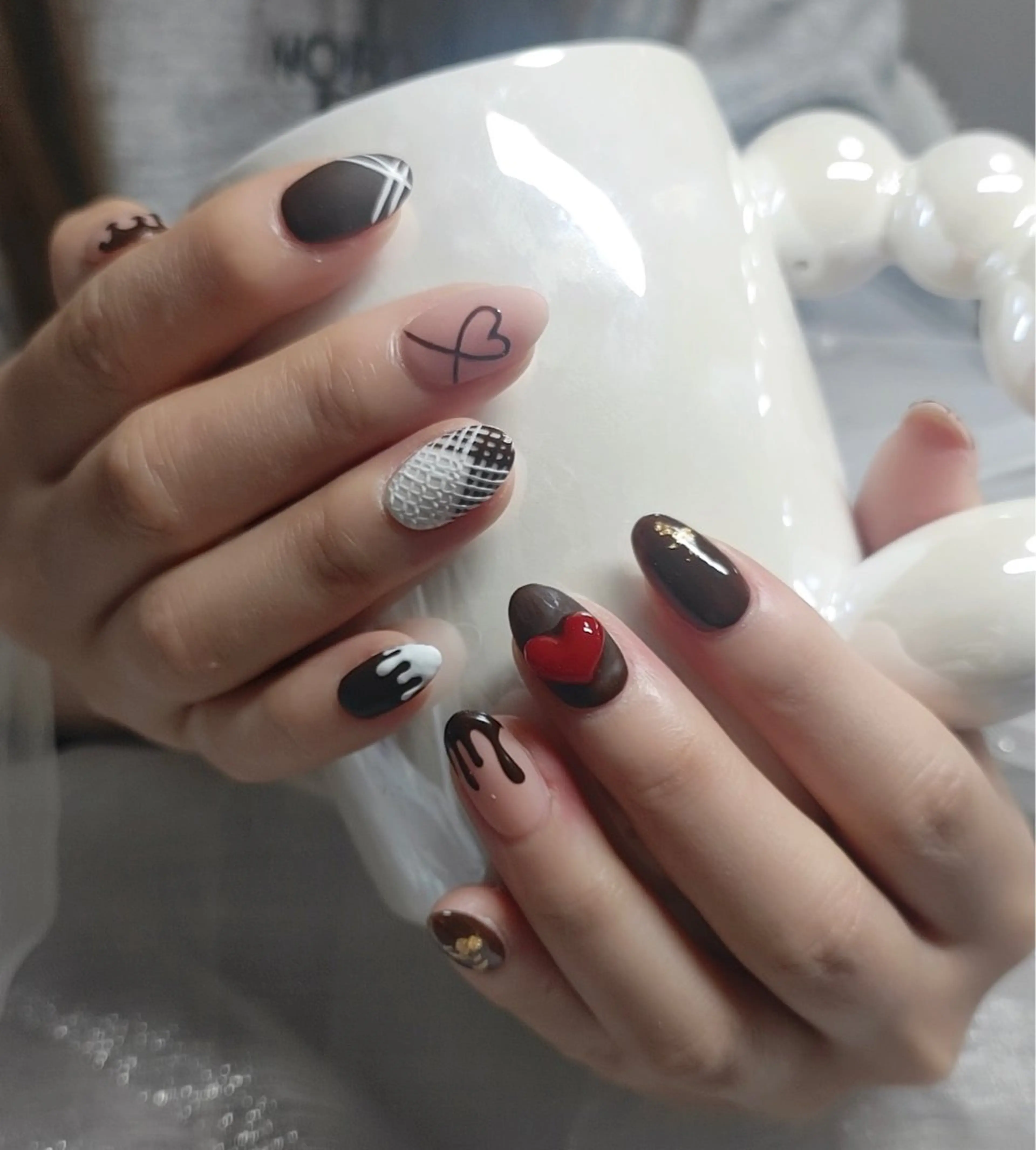 ネイル バレンタイン ハンドネイル ＆ME ネイルサロンのネイルデザイン
