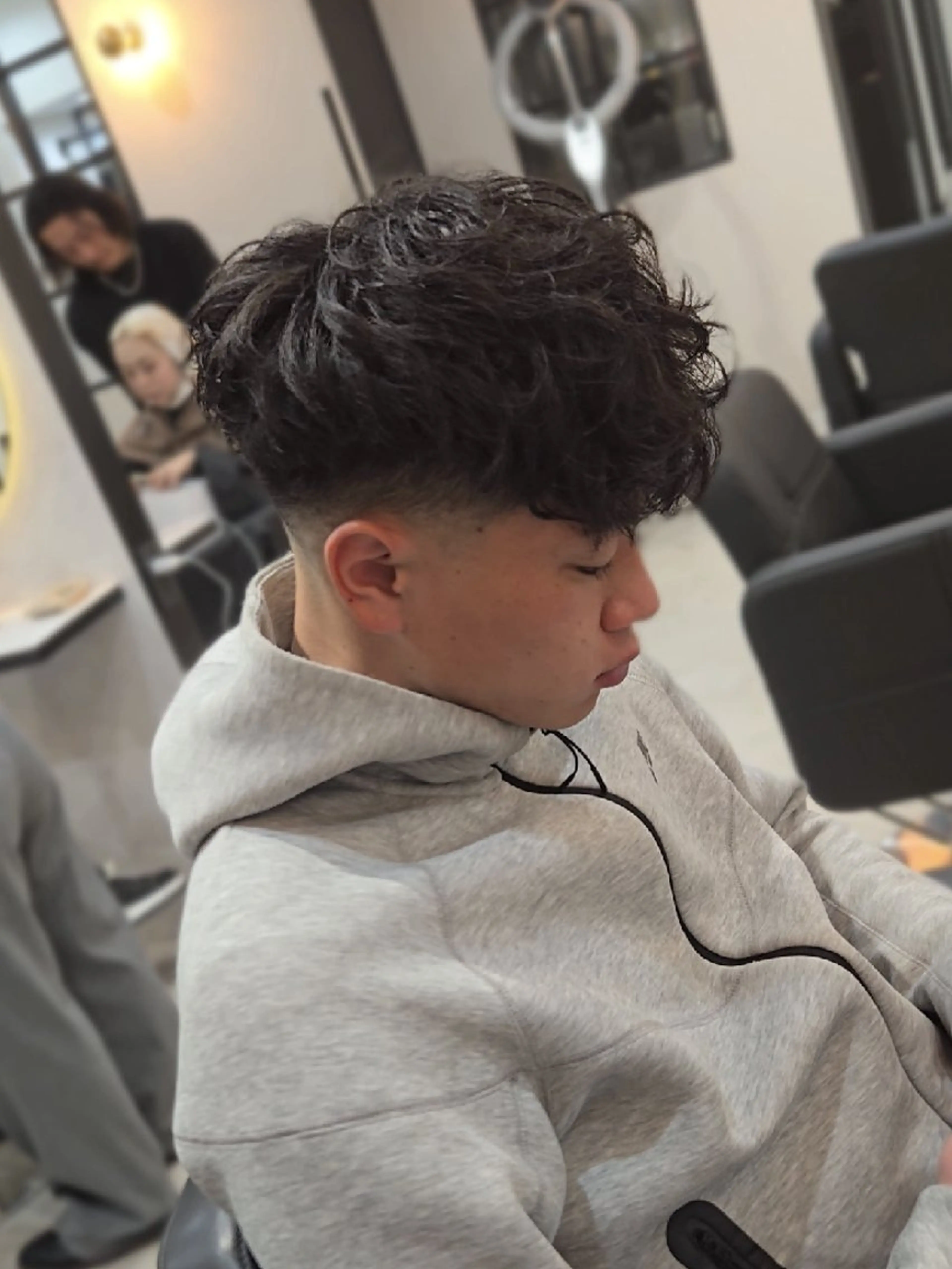 メンズ パーマ ミディアム ミディアムパーマ メンズパーマ 外国人風カラー 似合わせカット カット パーマ ヘアセット Lapis 名古屋駅前店所属・LEN名古屋/パーマ メンズ特化美容師のヘアスタイル