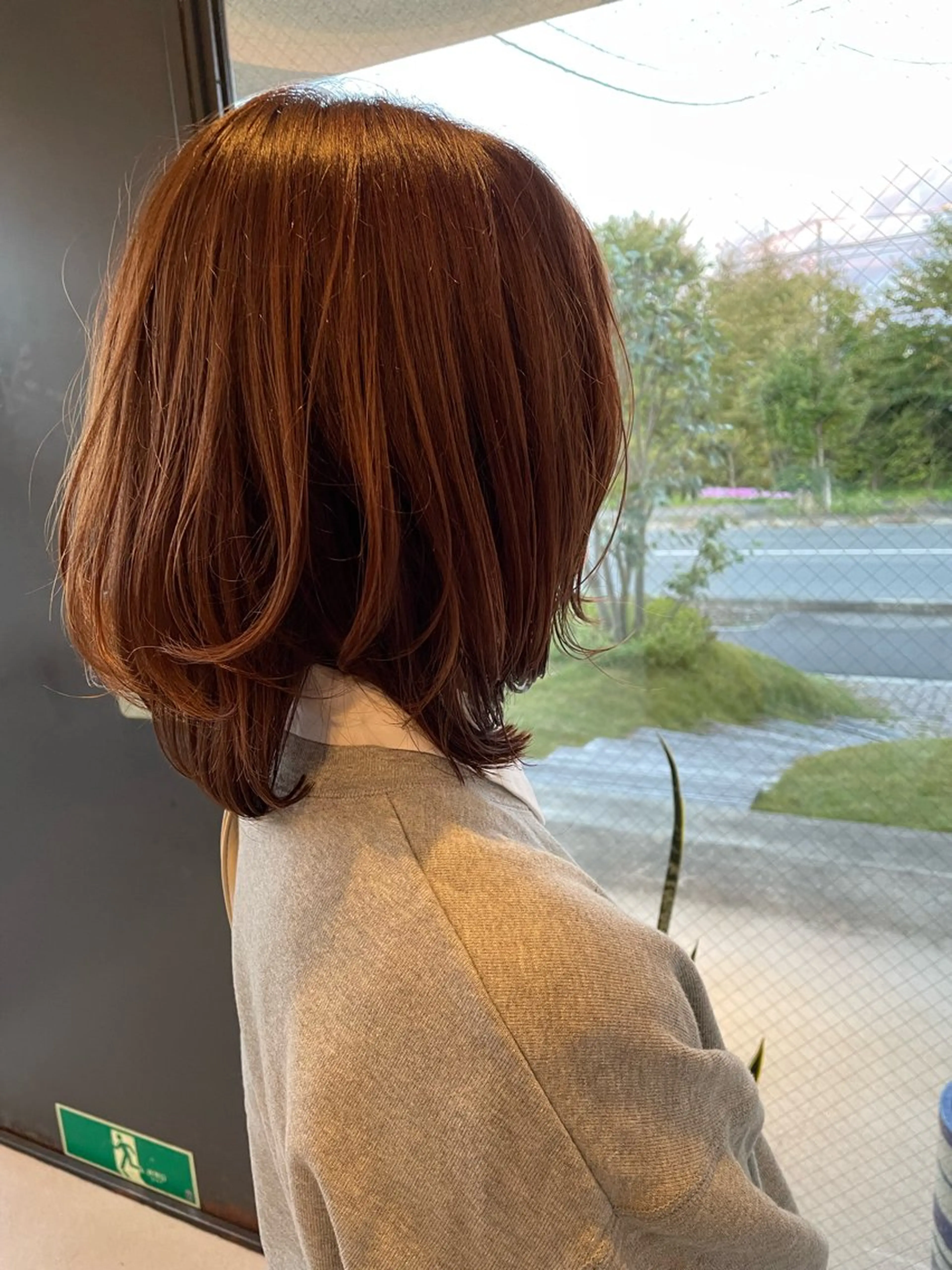ミディアム くびれヘア くびれレイヤー レイヤーカット 外ハネヘア カット ヘアカラー 藤村 翔充のヘアスタイル