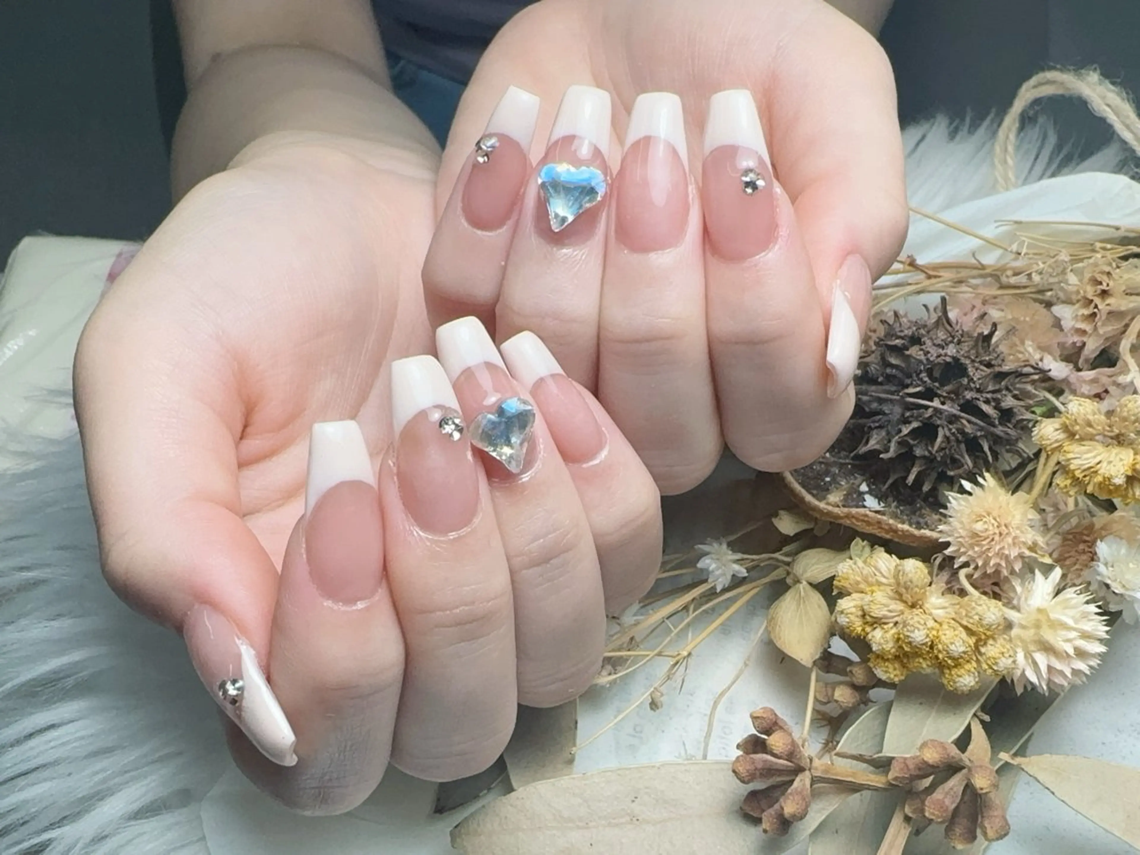 ネイル 長さ出し フレンチネイル ジェルネイル ガラスフレンチ 韓国ネイル ハンドネイル ハンドケア For U nail スカルプ専門店のネイルデザイン
