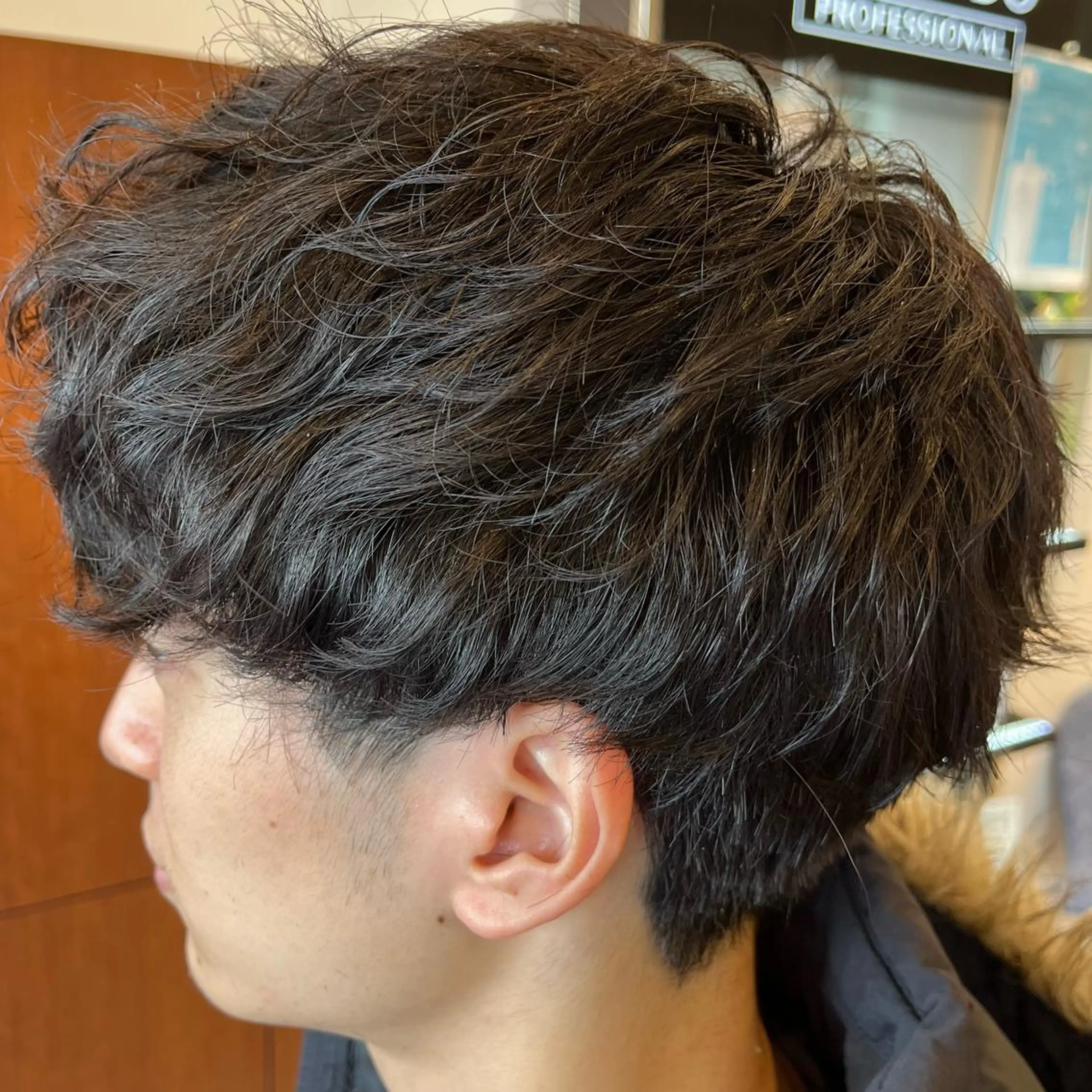 ショート パーマ メンズ メンズパーマ カット パーマ 美粧ほそや所属・斉藤 凜のヘアスタイル