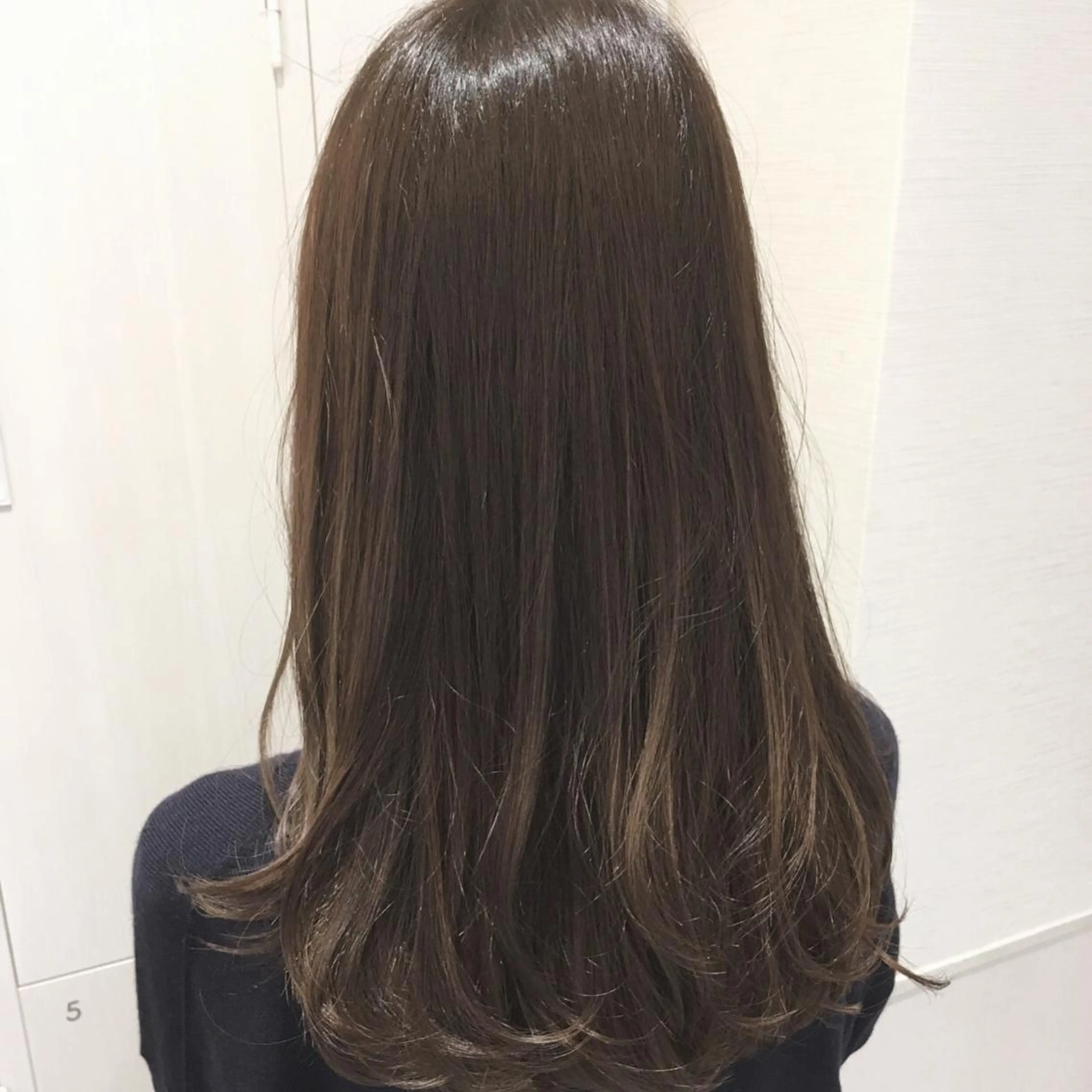 ロング カラー ショコラグレージュ グレージュ イルミナカラー 外国人風カラー レイヤー/韓国/ 顔周り/しんやのヘアスタイル