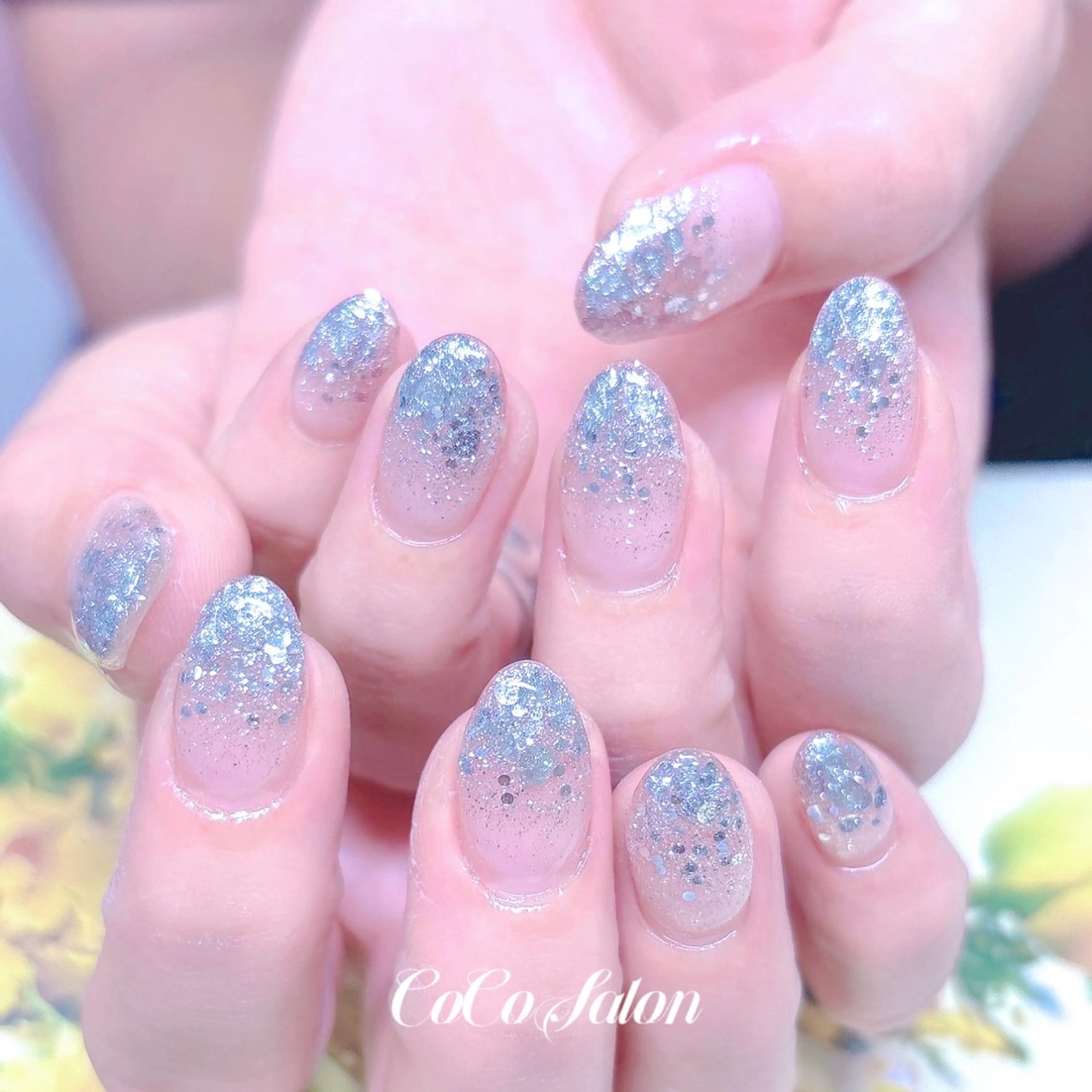 ネイル ジェルネイル グラデーション ホログラムネイル キラキラネイル ラメ(グリッター) CoCoSalon ネイル/まつ毛予約のネイルデザイン