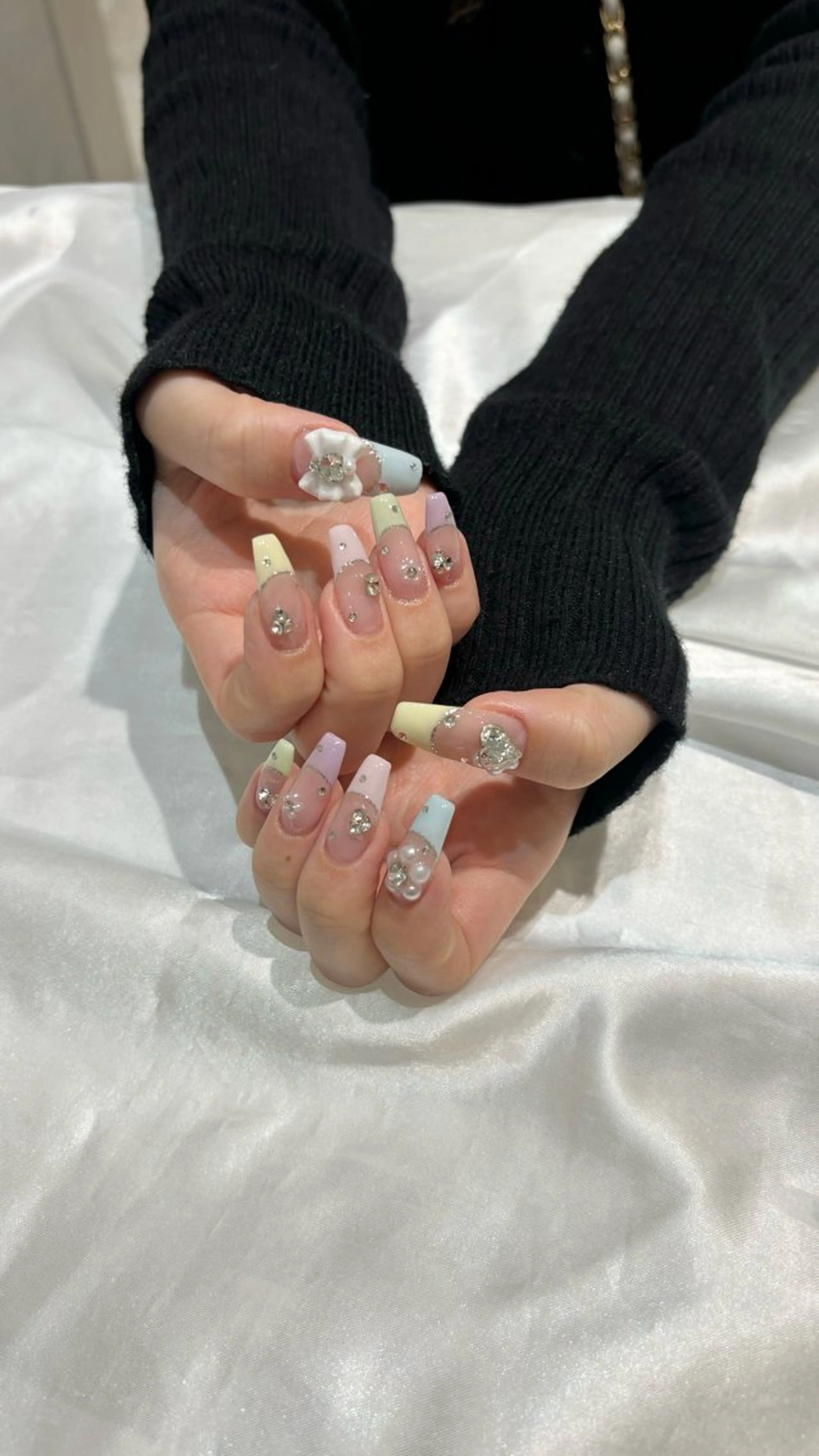 ネイル 春ネイル ハンドネイル GO TODAY SHAiRE SALON 表参道colore店所属・emmi nailのネイルデザイン