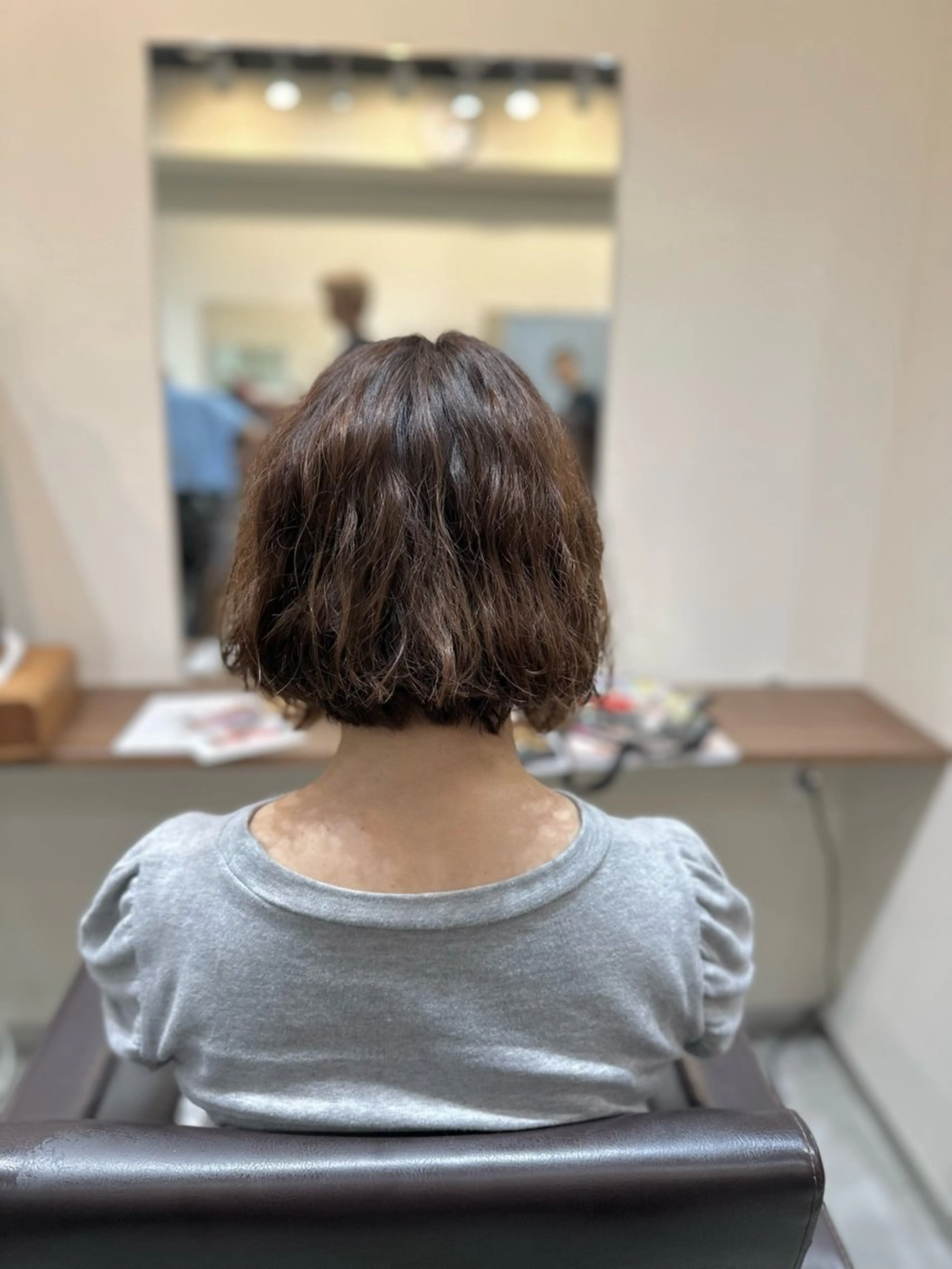 ミディアム カラー パーマ カット ヘアカラー パーマ トリートメント 小顔カット✨ 透明感カラー✨kyoのヘアスタイル