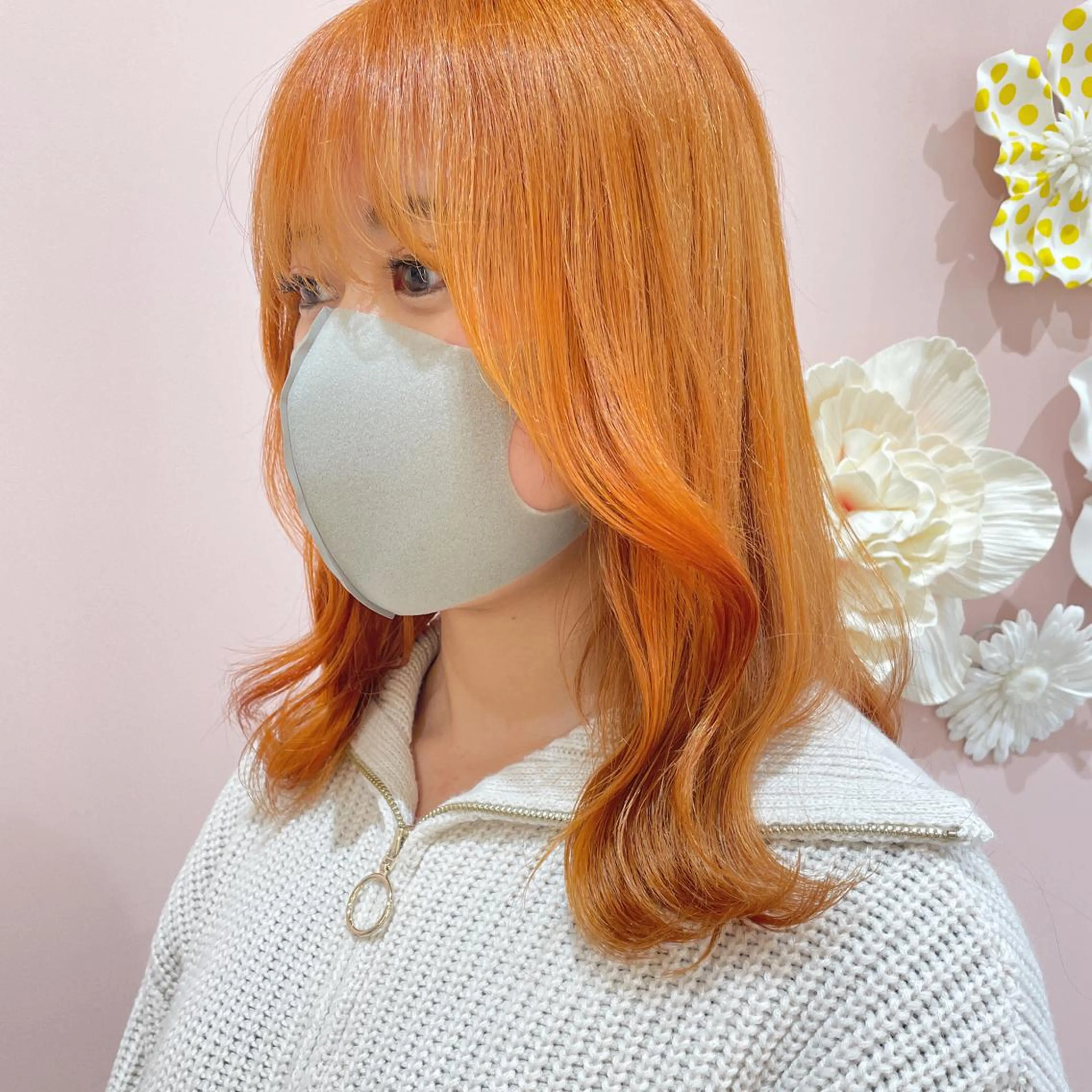 セミロング カラー オレンジ カット ヘアカラー トリートメント レイヤーカット/ ハイトーンchimiのヘアスタイル