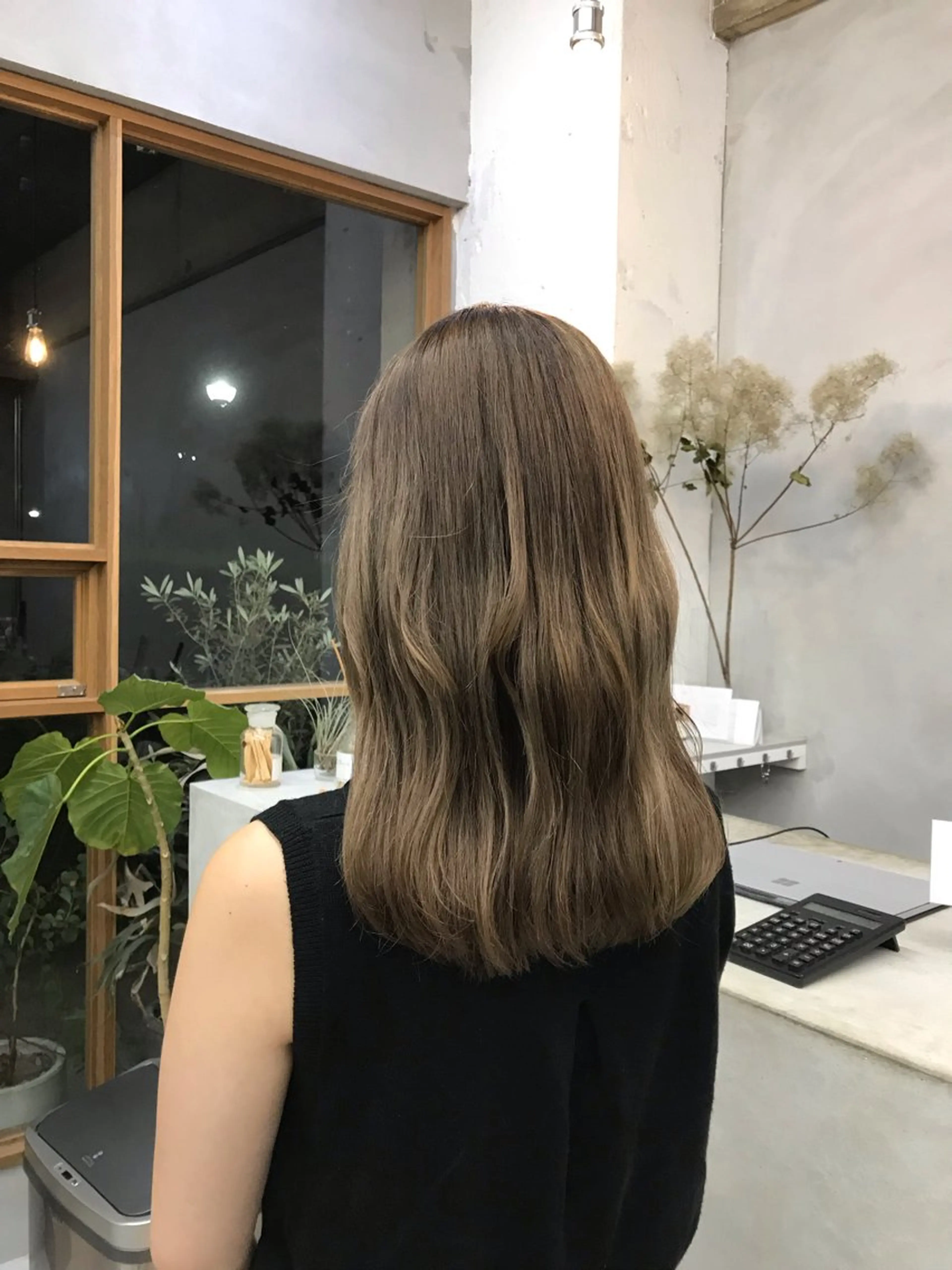 ロング カラー ブリーチ グレージュ muku所属・レディースカット モデル/ayunaのヘアスタイル